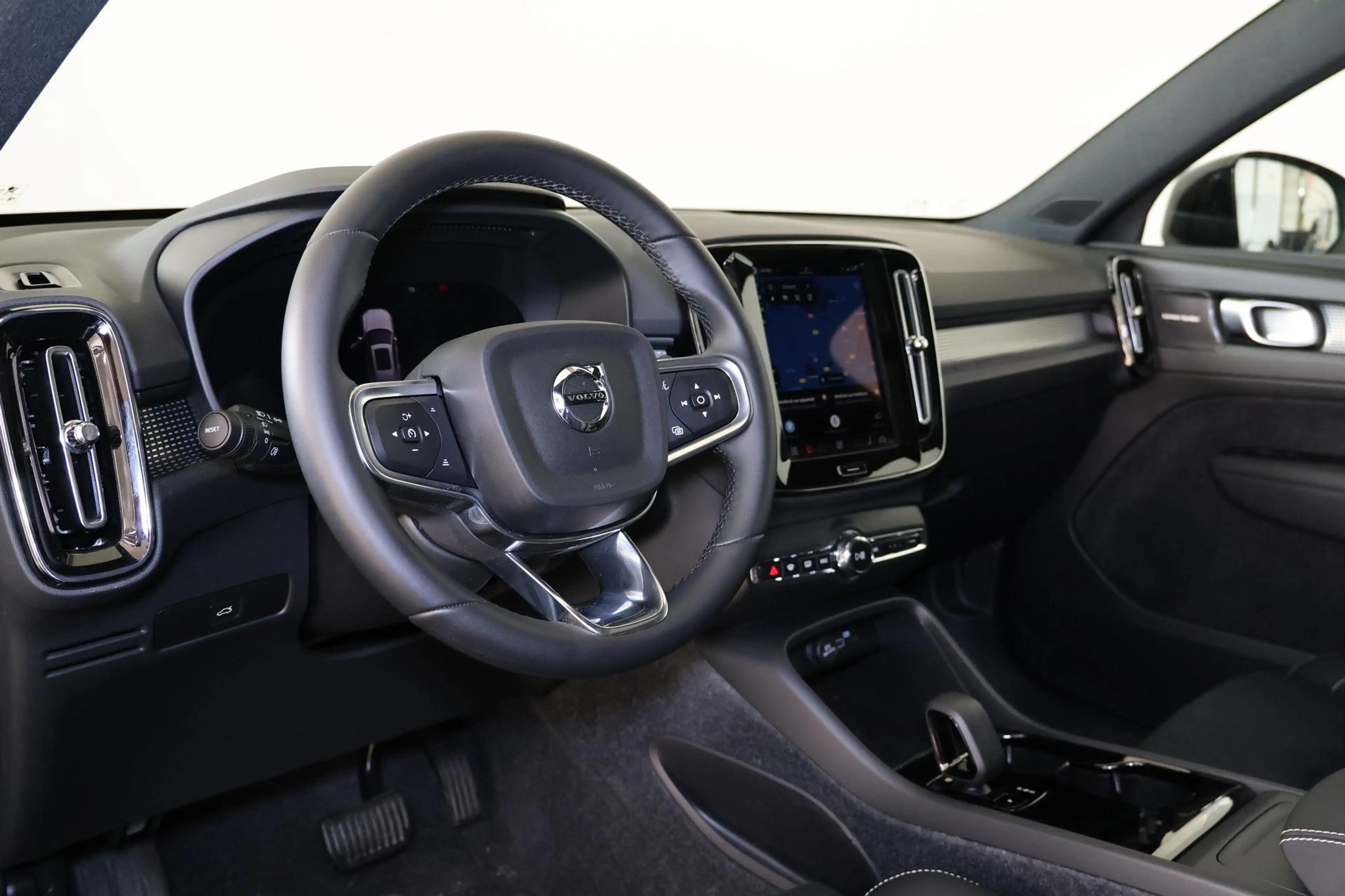 Volvo EX40 Extended Range Ultra 82 kWh - Panorama/schuifdak - — photo 14