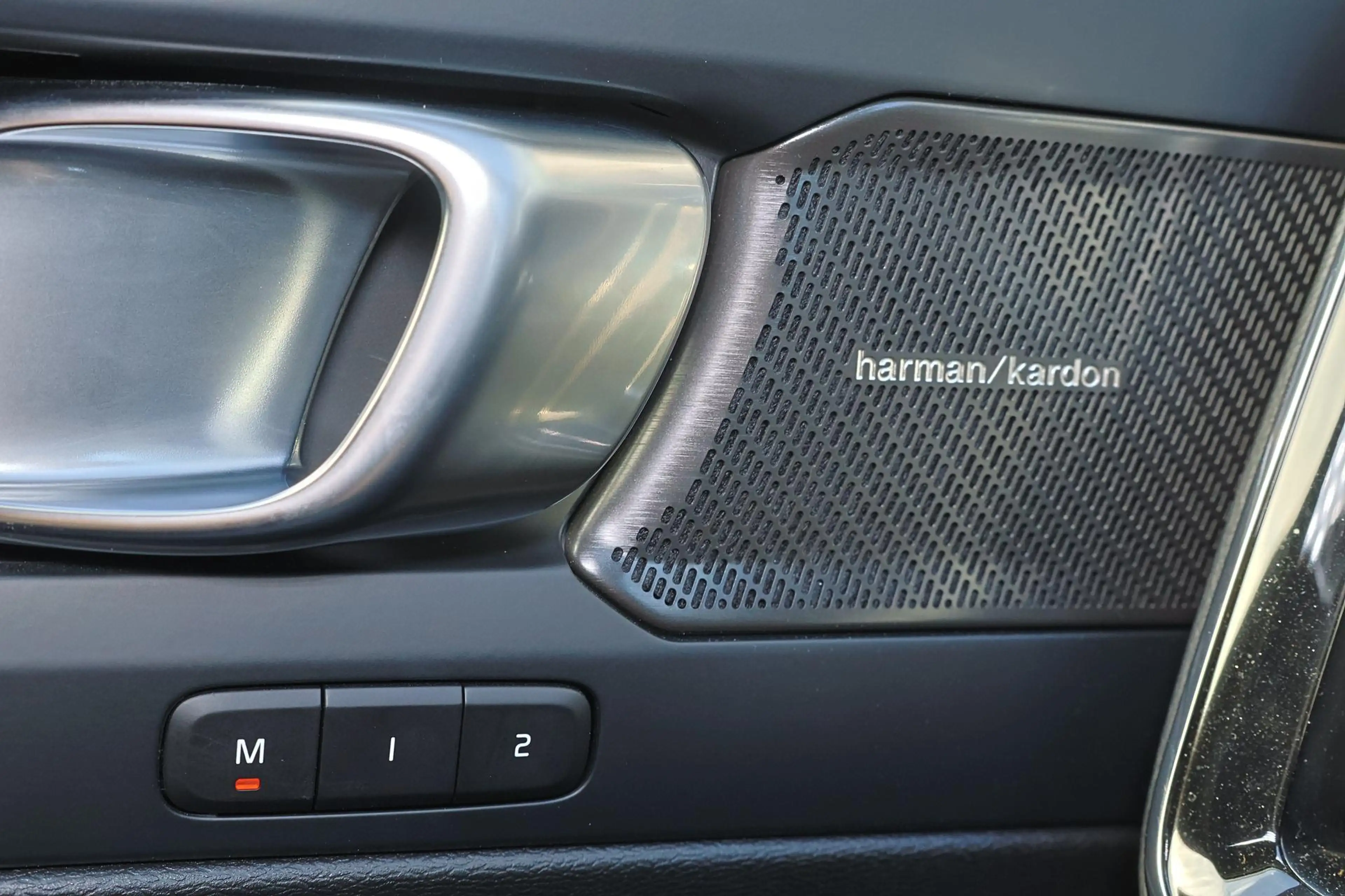 Volvo EX40 Extended Range Ultra 82 kWh - Panorama/schuifdak - — photo 12