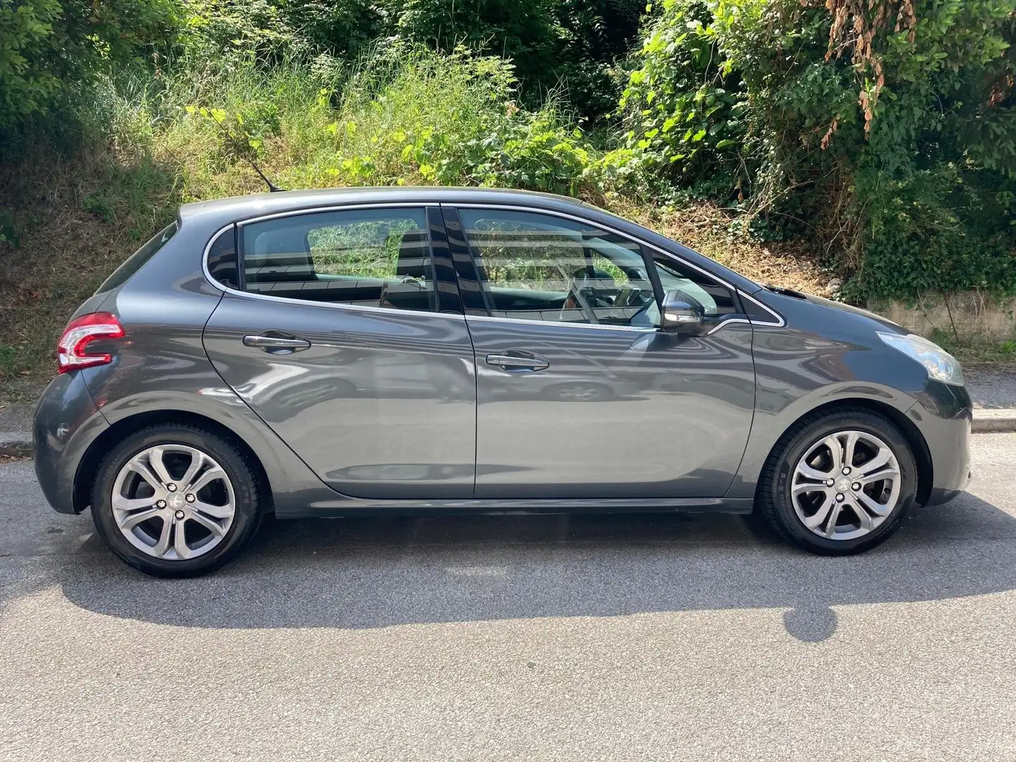Peugeot 208 HDi Active Grigio - 1