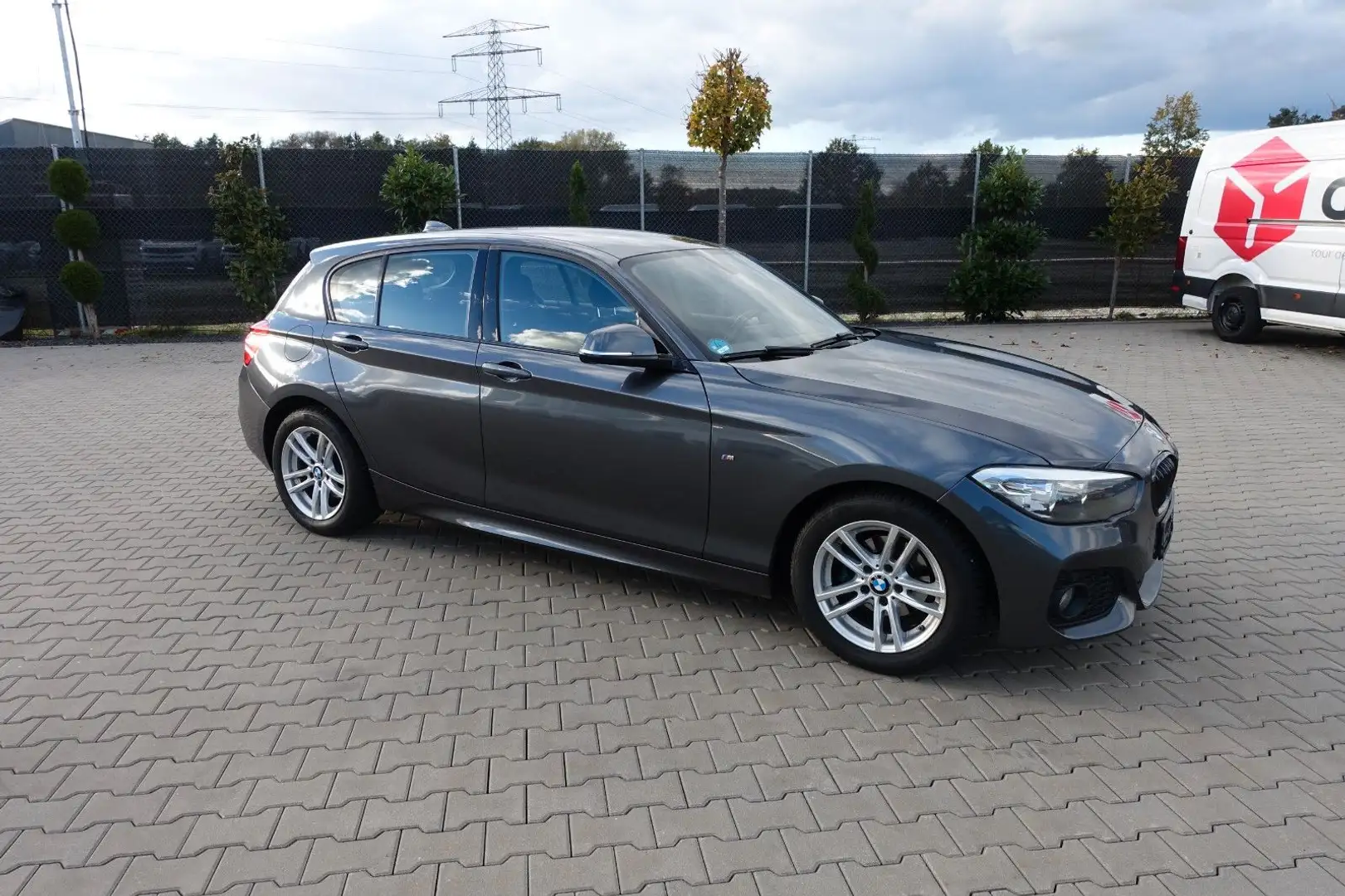 BMW 116 d A *M-Paket*Navi* Grau - 2