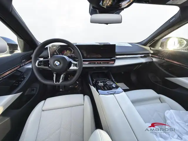BMW 5 Series view 15
