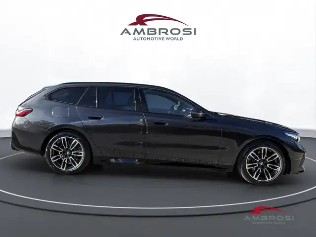 BMW 5 Series view 5