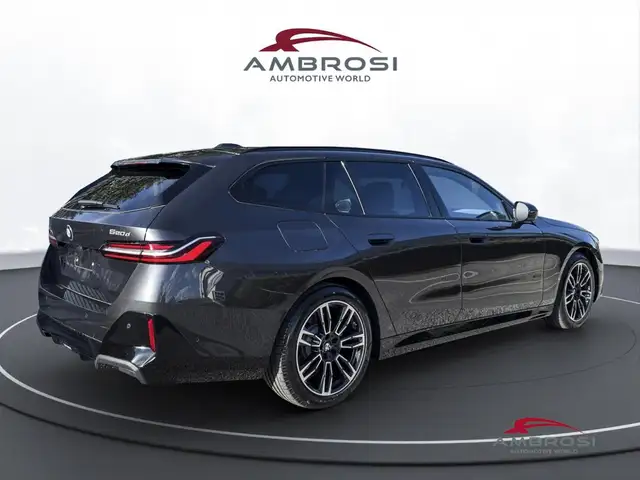 BMW 5 Series view 3