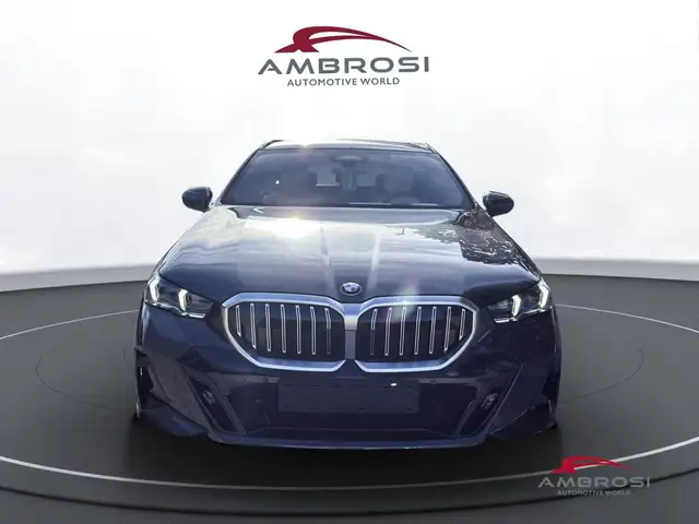 BMW 5 Series view 7