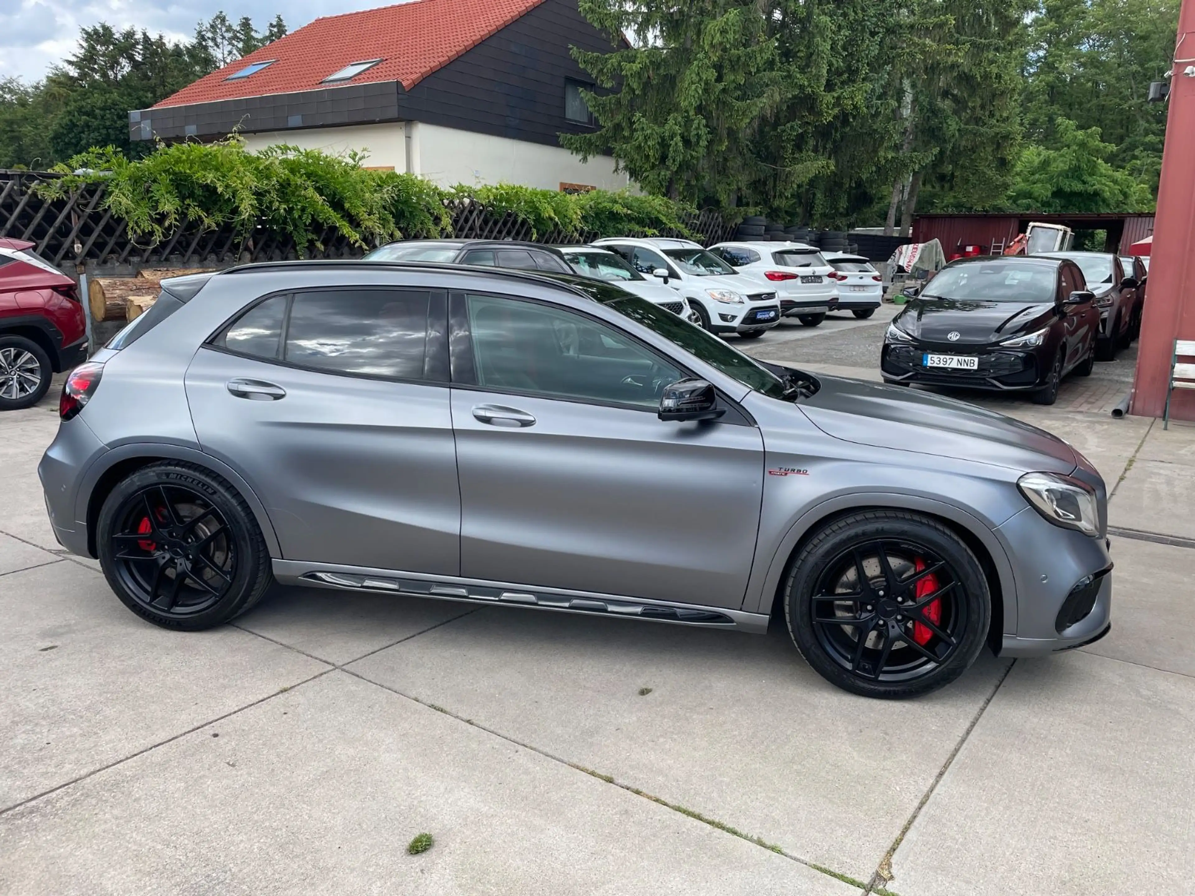 Mercedes-Benz GLA 45 AMG 4Matic/Navi/Leder/Pano/SitzHeiz/LED — photo 4