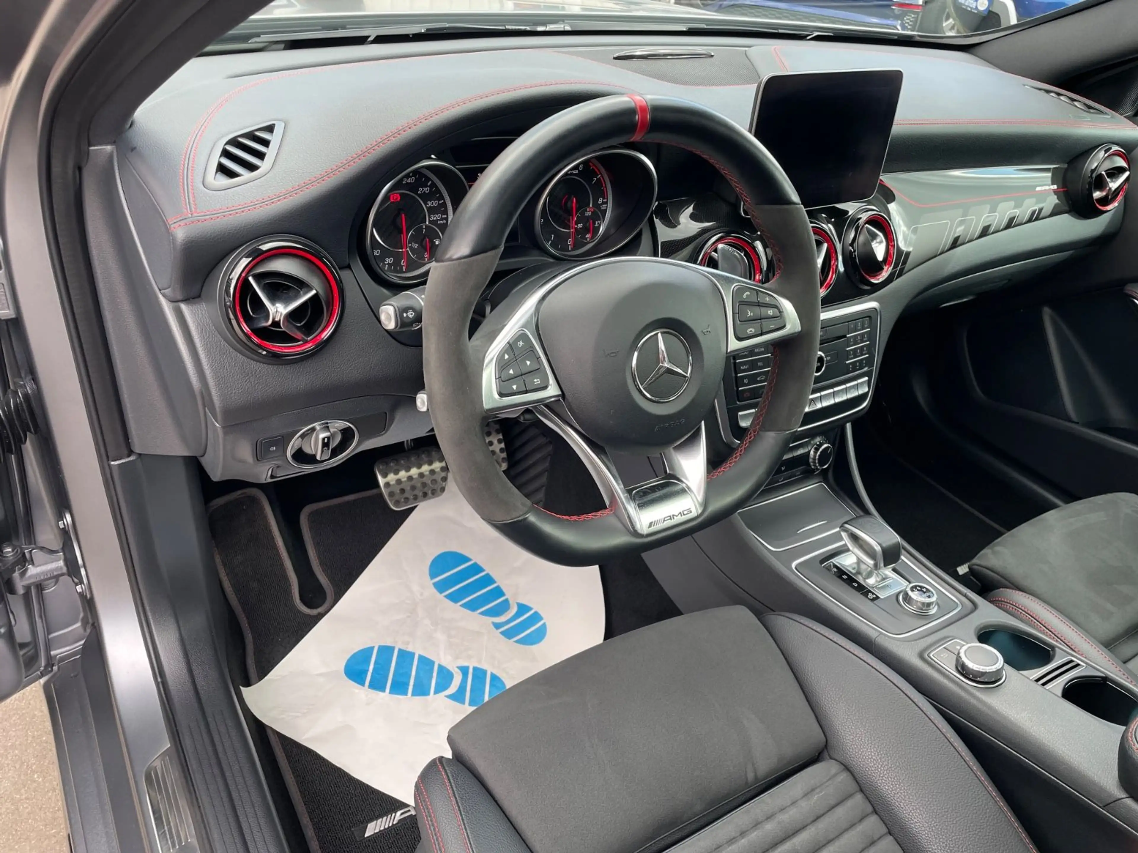 Mercedes-Benz GLA 45 AMG 4Matic/Navi/Leder/Pano/SitzHeiz/LED — photo 10