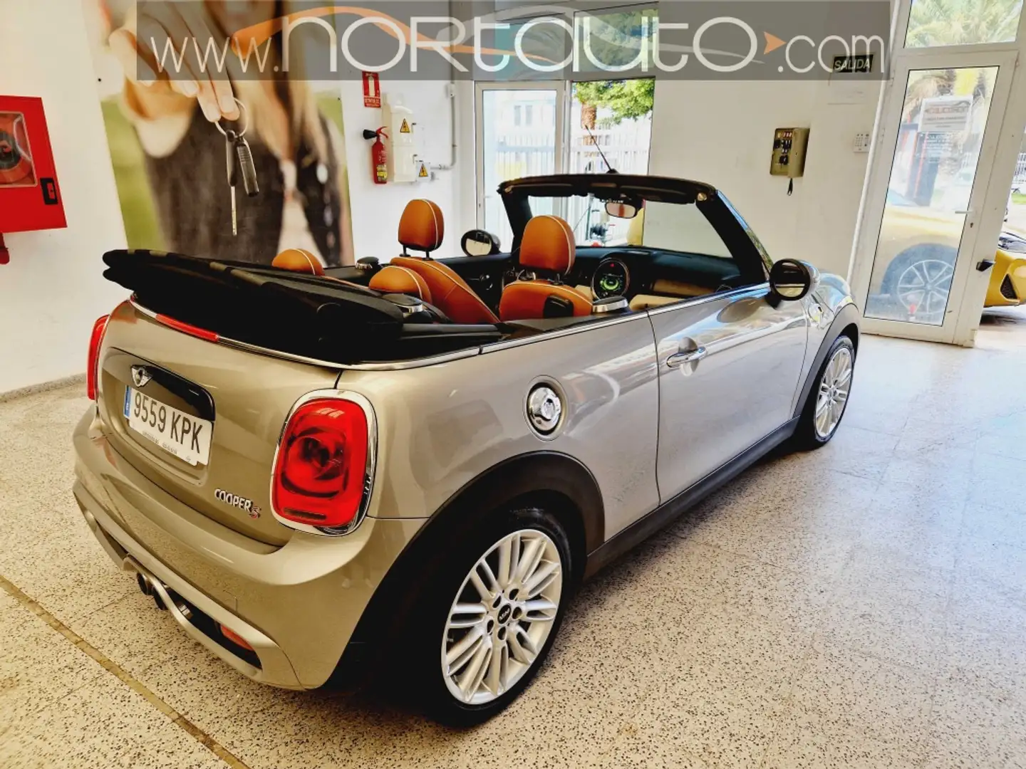 MINI Cooper S Cabrio Aut. Gris - 2