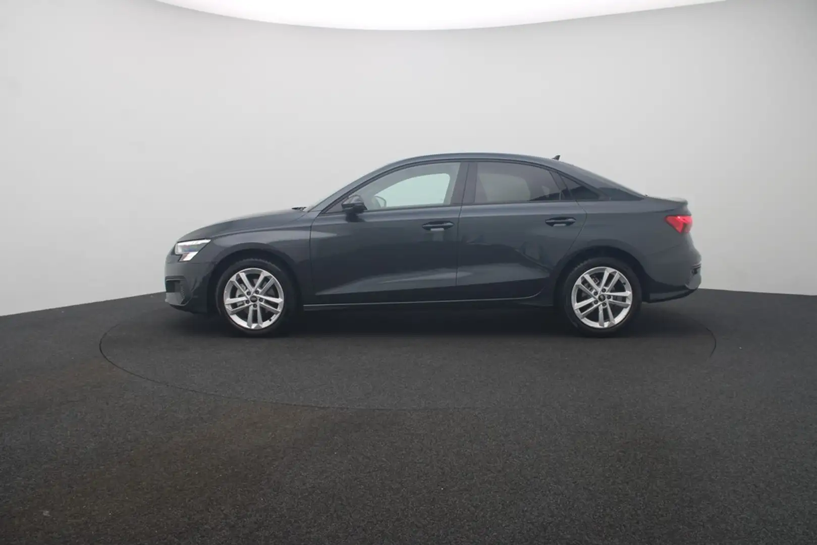 Audi A3 Lim. 30 TDI . Virt.Cockpit Matrix Navi Gris - 2