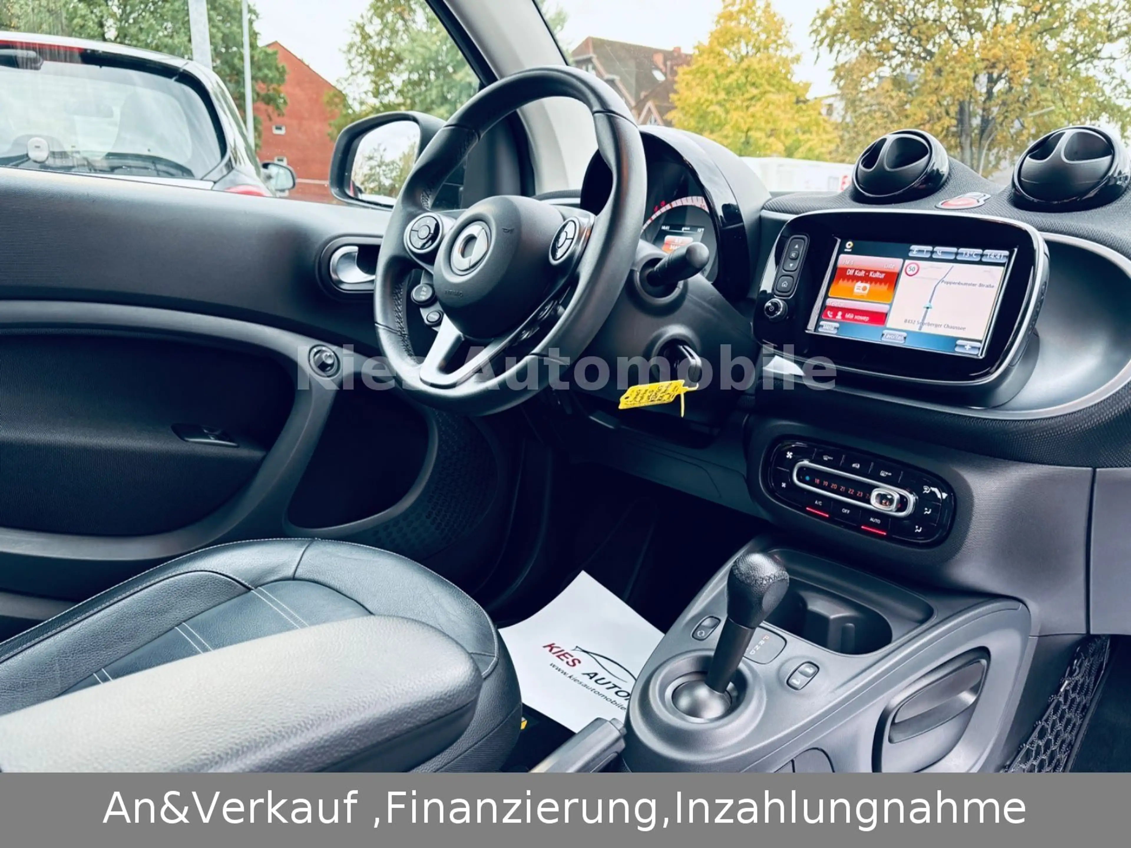 smart forTwo Cabrio Prime 90Ps AUTOM/LEDER/NAVI/KAM/2H — photo 10