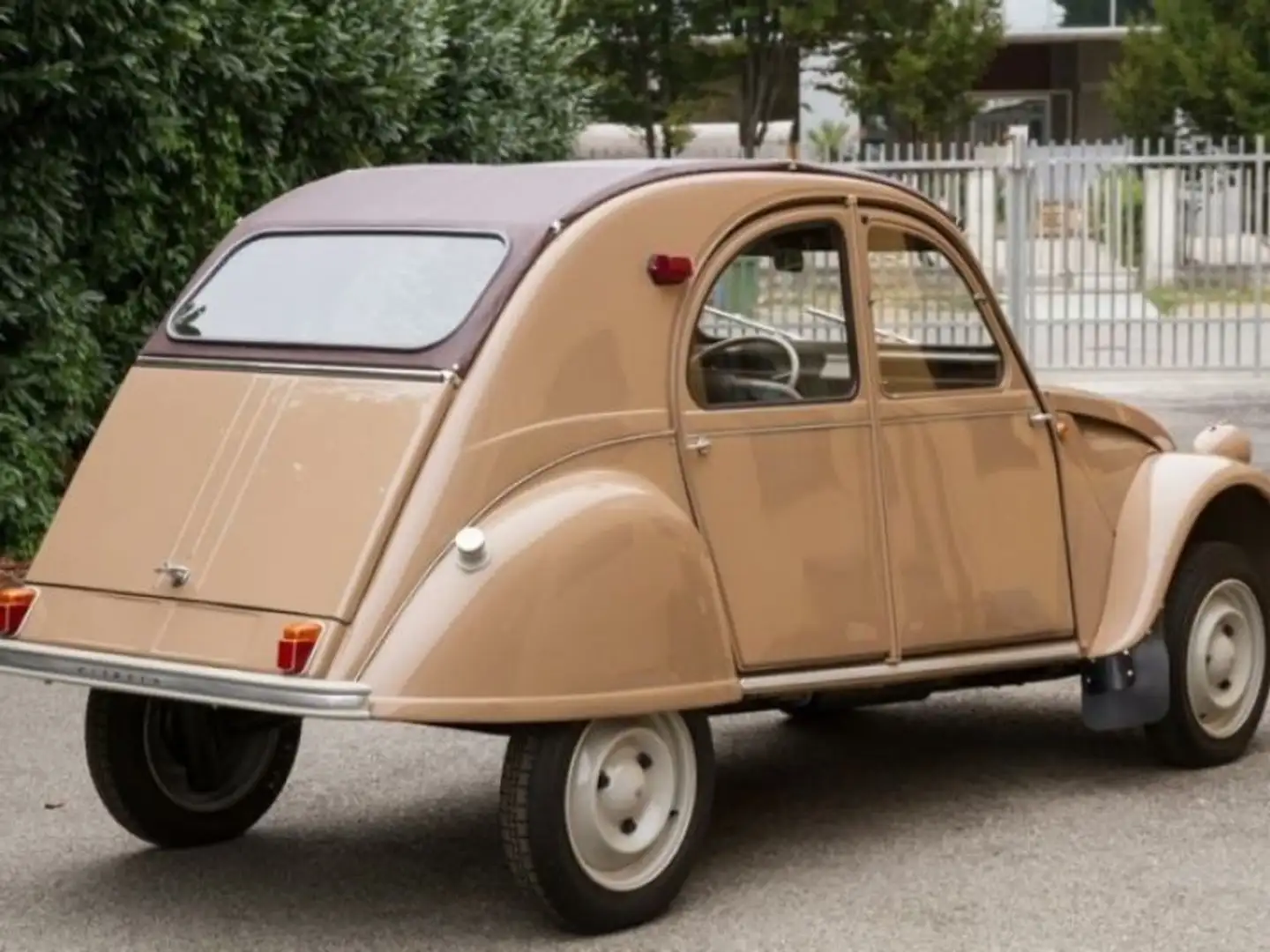 Citroen 2CV Restauré Beige - 2