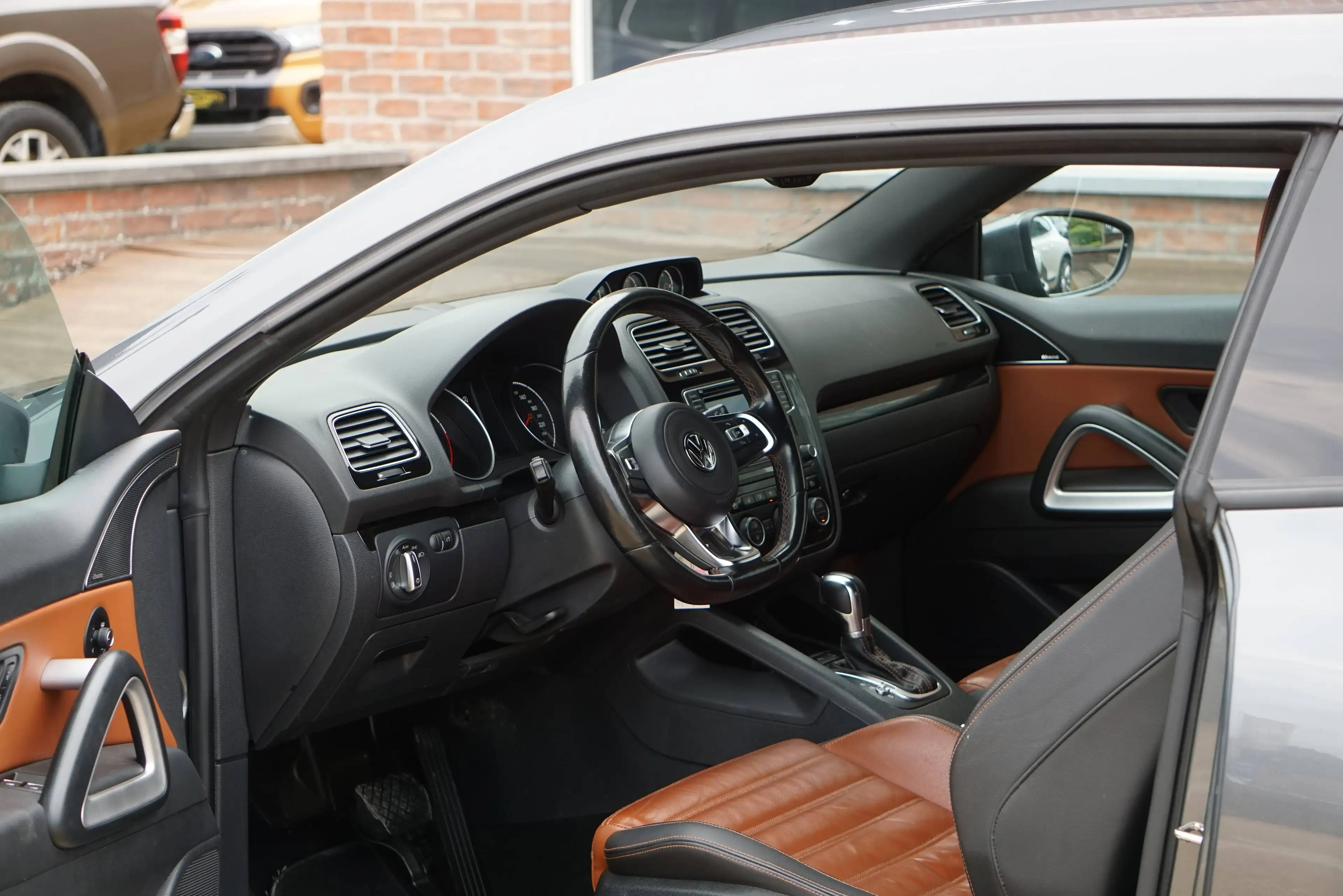 Volkswagen Scirocco 2.0 TSI R-Line DSG6 BI-XENON NAVI CARNET COMPLET — photo 7