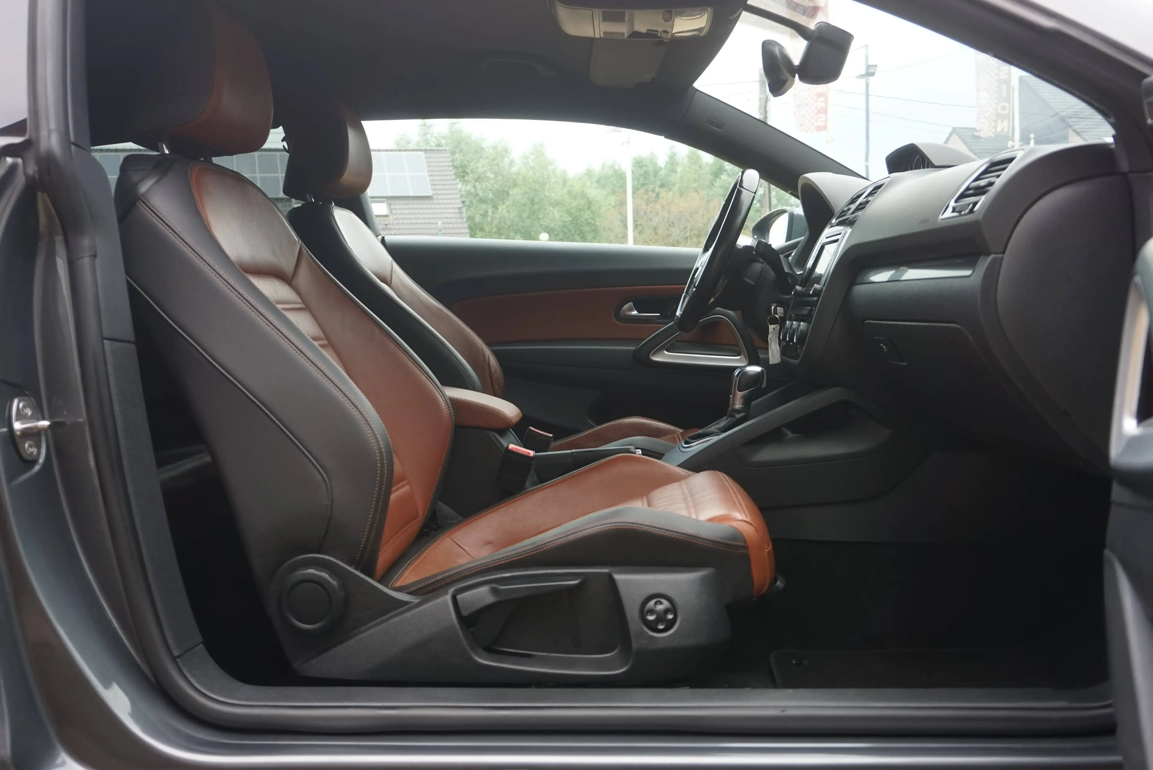 Volkswagen Scirocco 2.0 TSI R-Line DSG6 BI-XENON NAVI CARNET COMPLET — photo 13