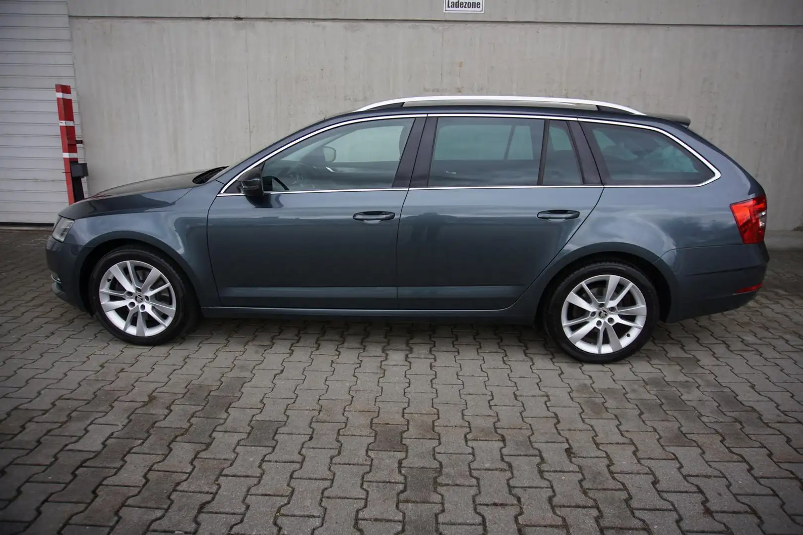 Skoda Octavia Combi 1.8TSI DSG Navi/Mirror Kamera 1.Hd Szary - 2