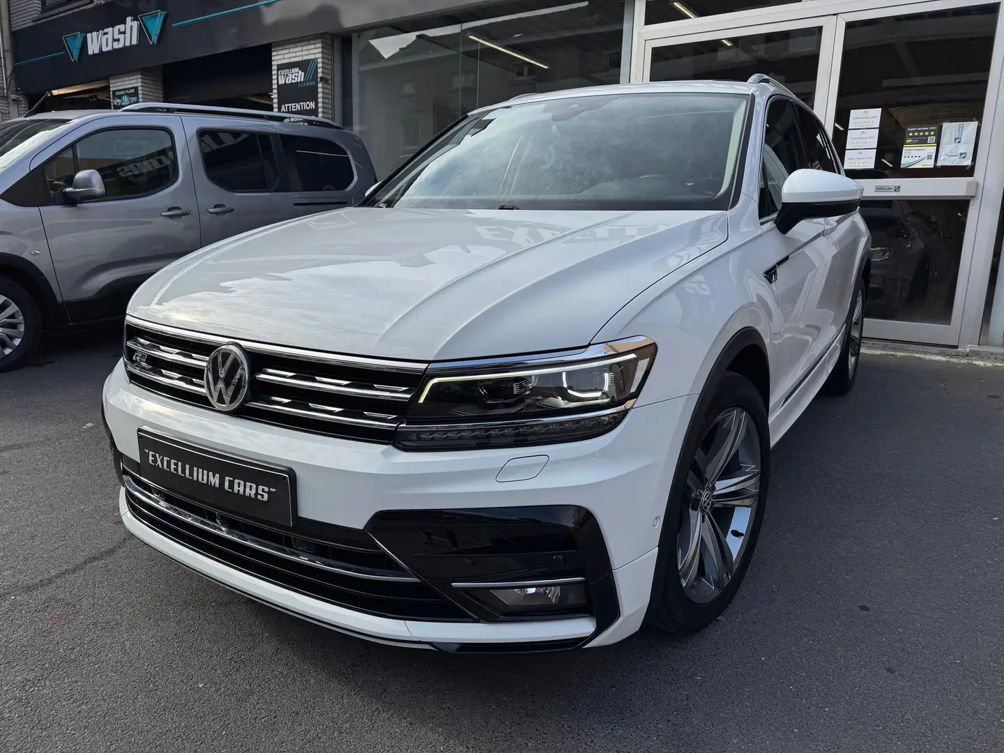 Volkswagen Tiguan 2.0TDi R-line Toit Pano Cuir Camr360 Cockpit Vrtl Blanc - 1