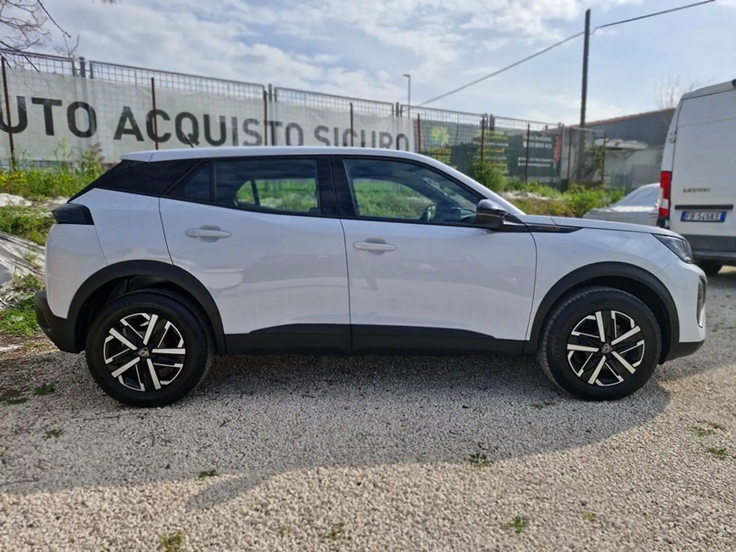 Peugeot 2008 2008 PureTech 100 S&S Style Weiß - 2