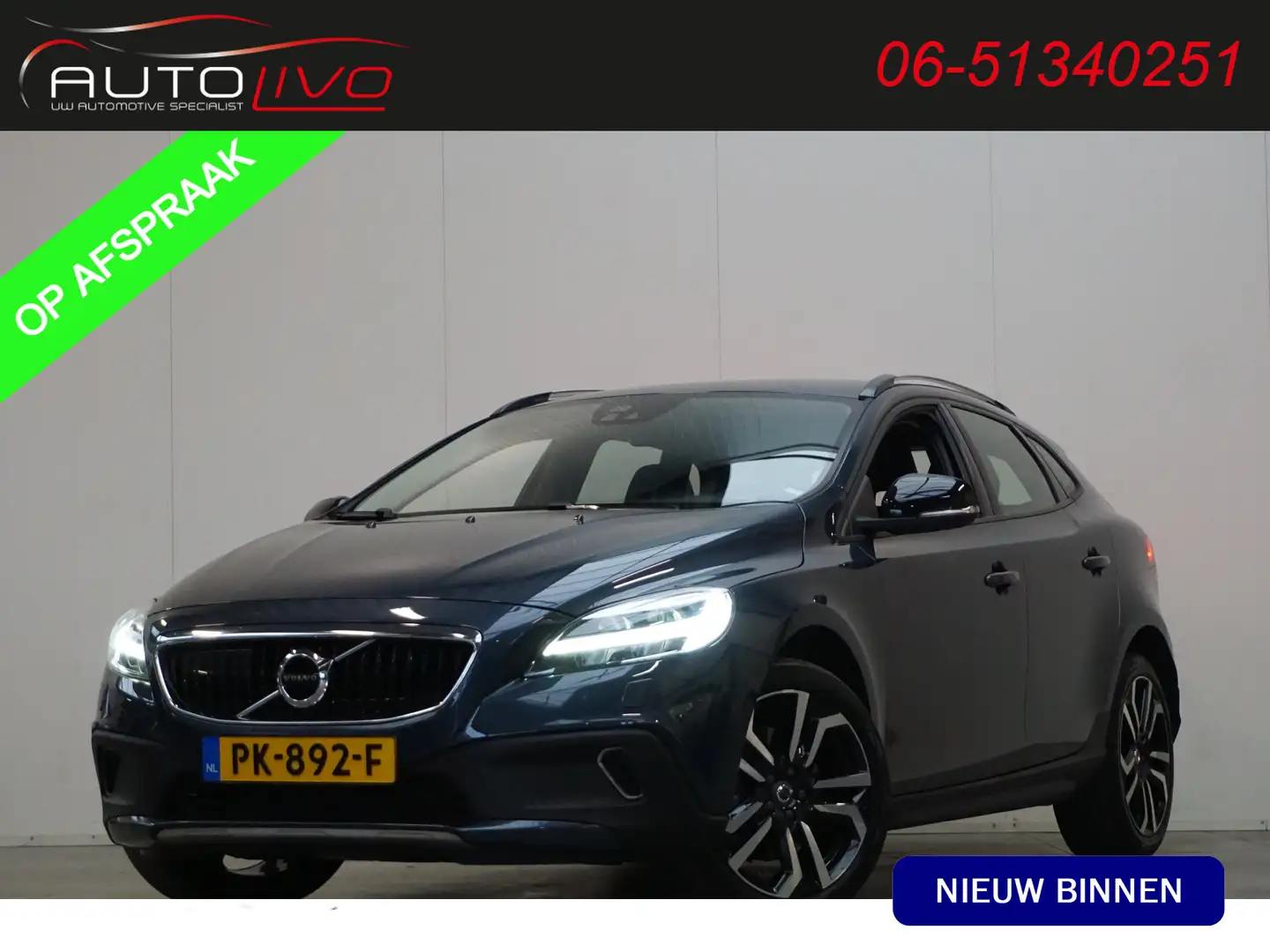 Volvo V40 Cross Country 2.0 D2 Nordic+ AUTOMAAT! LEER NAVI STAND. K. CRUIS Blauw - 1