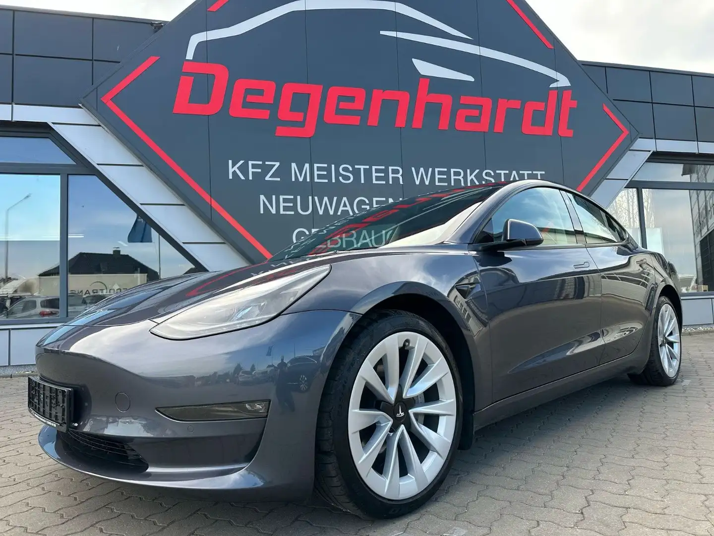 Tesla Model 3 RWD Standard Range Facelift Matrix Grau - 1
