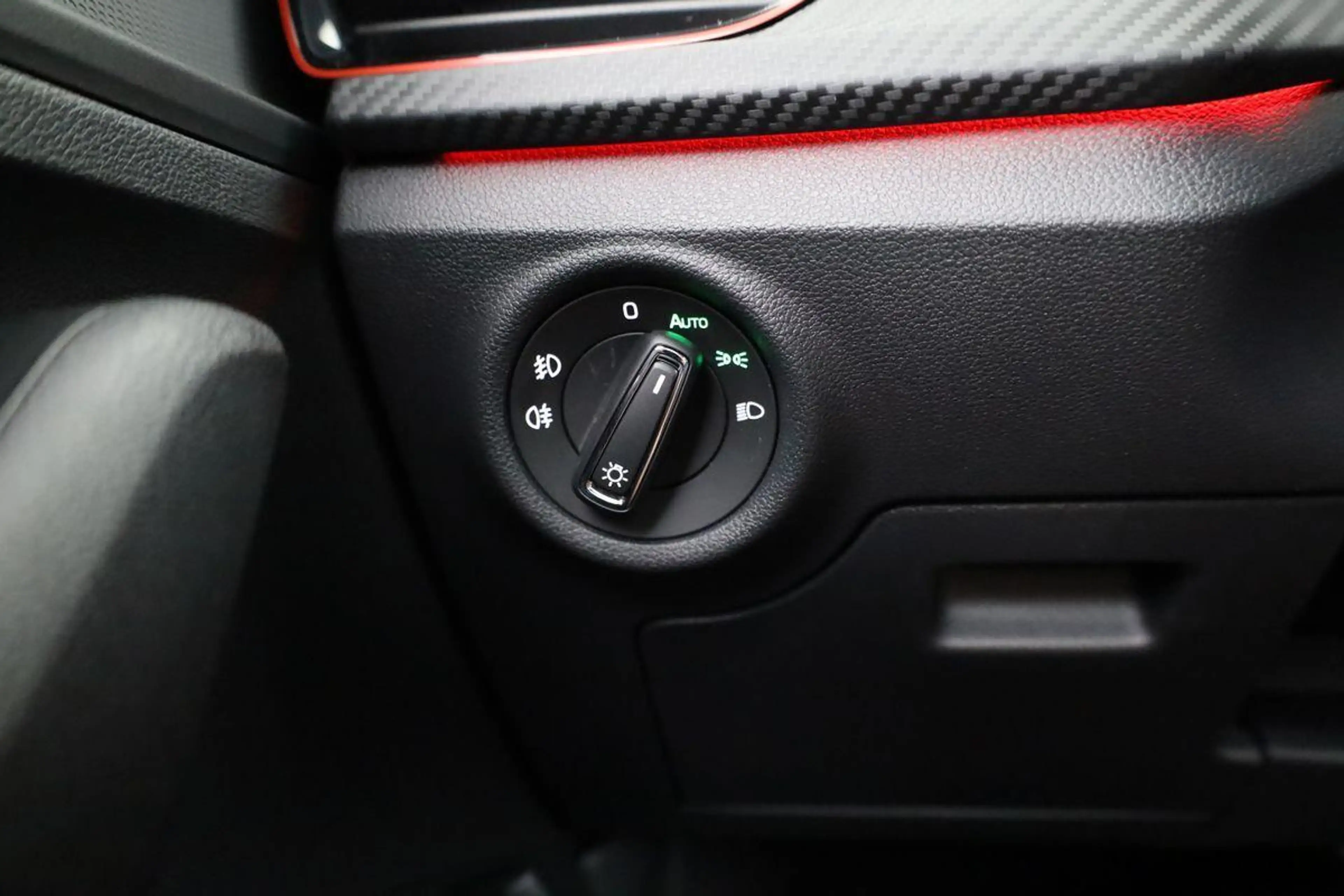 Skoda Kamiq Monte Carlo 1.5 TSI DSG Carlo, Pano, AHK, Matri... — photo 8