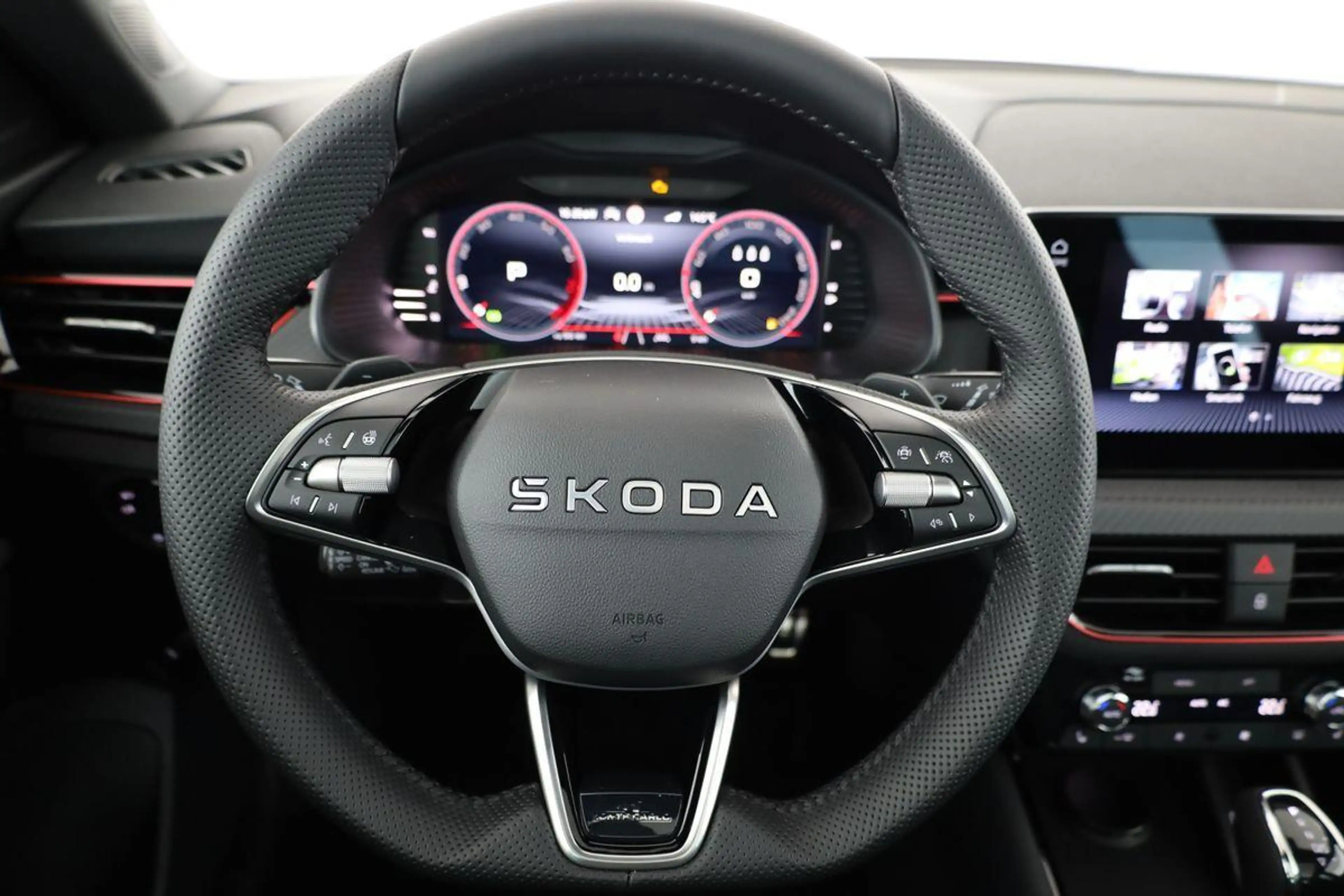 Skoda Kamiq Monte Carlo 1.5 TSI DSG Carlo, Pano, AHK, Matri... — photo 5
