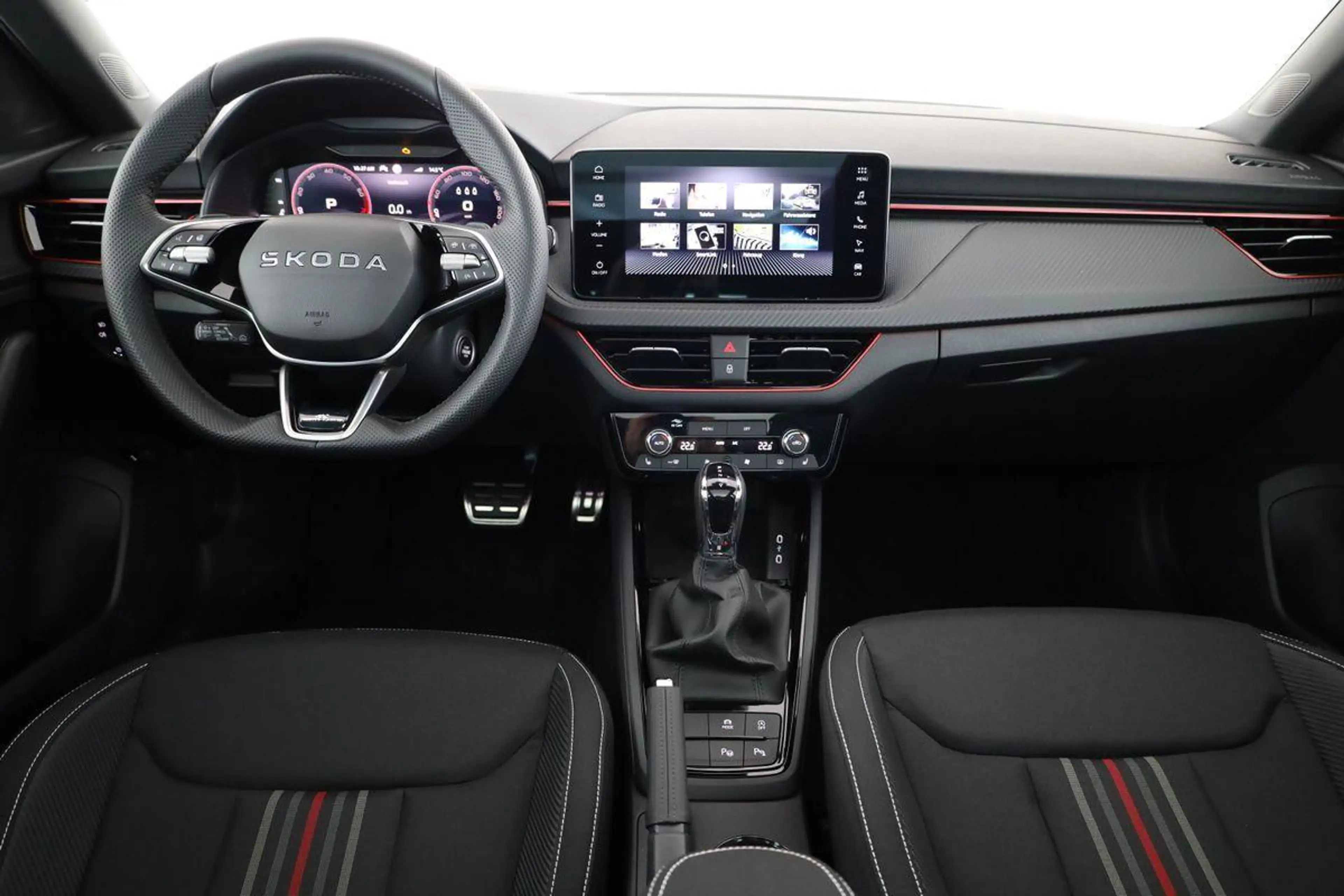 Skoda Kamiq Monte Carlo 1.5 TSI DSG Carlo, Pano, AHK, Matri... — photo 4
