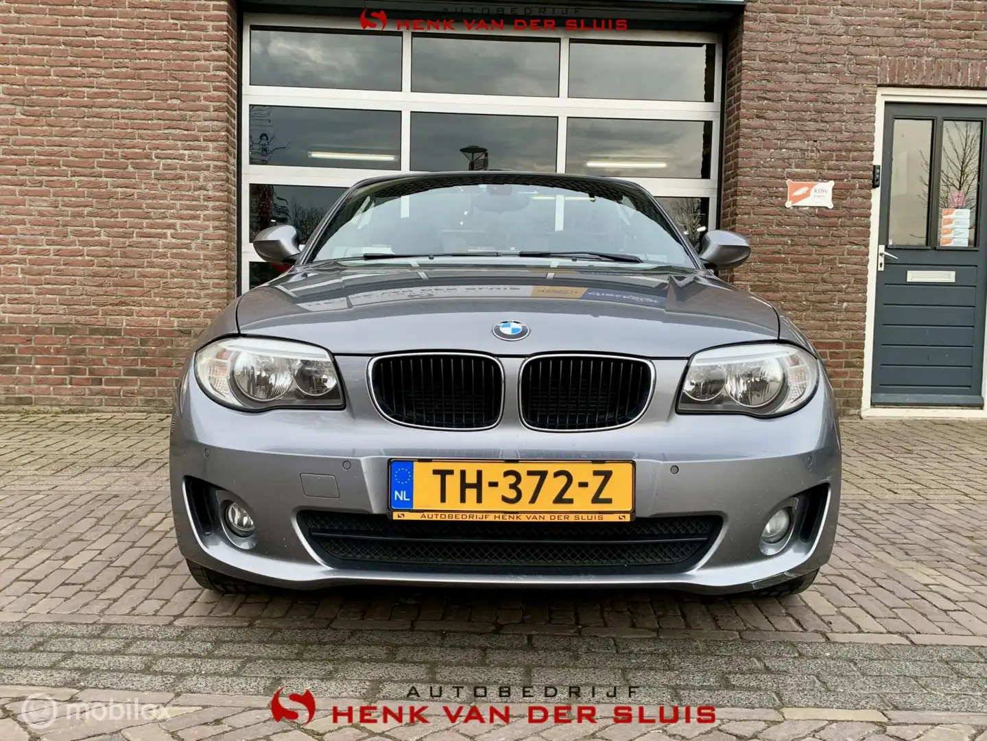 BMW 118 1-serie Cabrio 118i High Executive Grau - 2