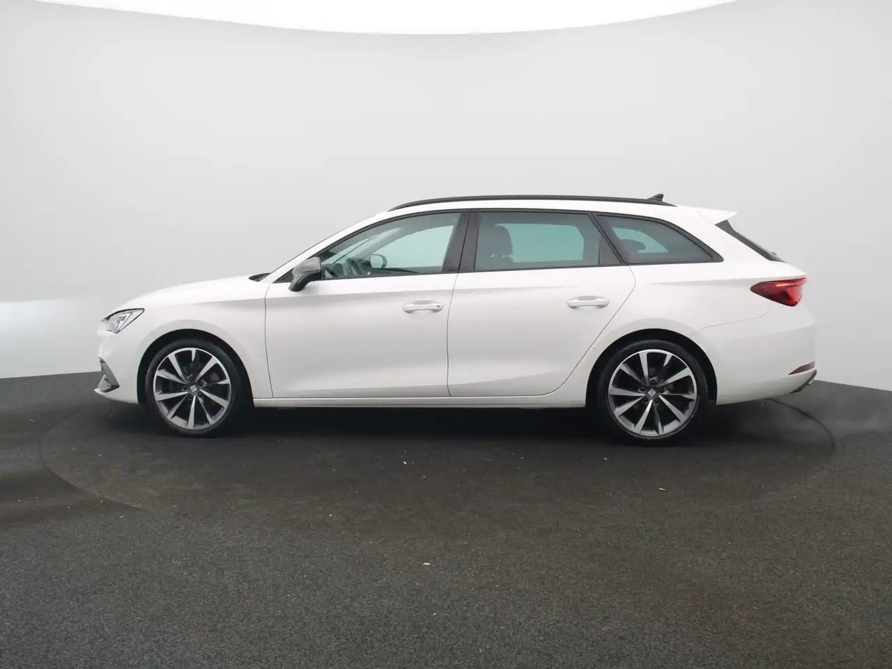 SEAT Leon ST FR 2.0TDI DSG / FullLink, Navi, LED, RFK 5