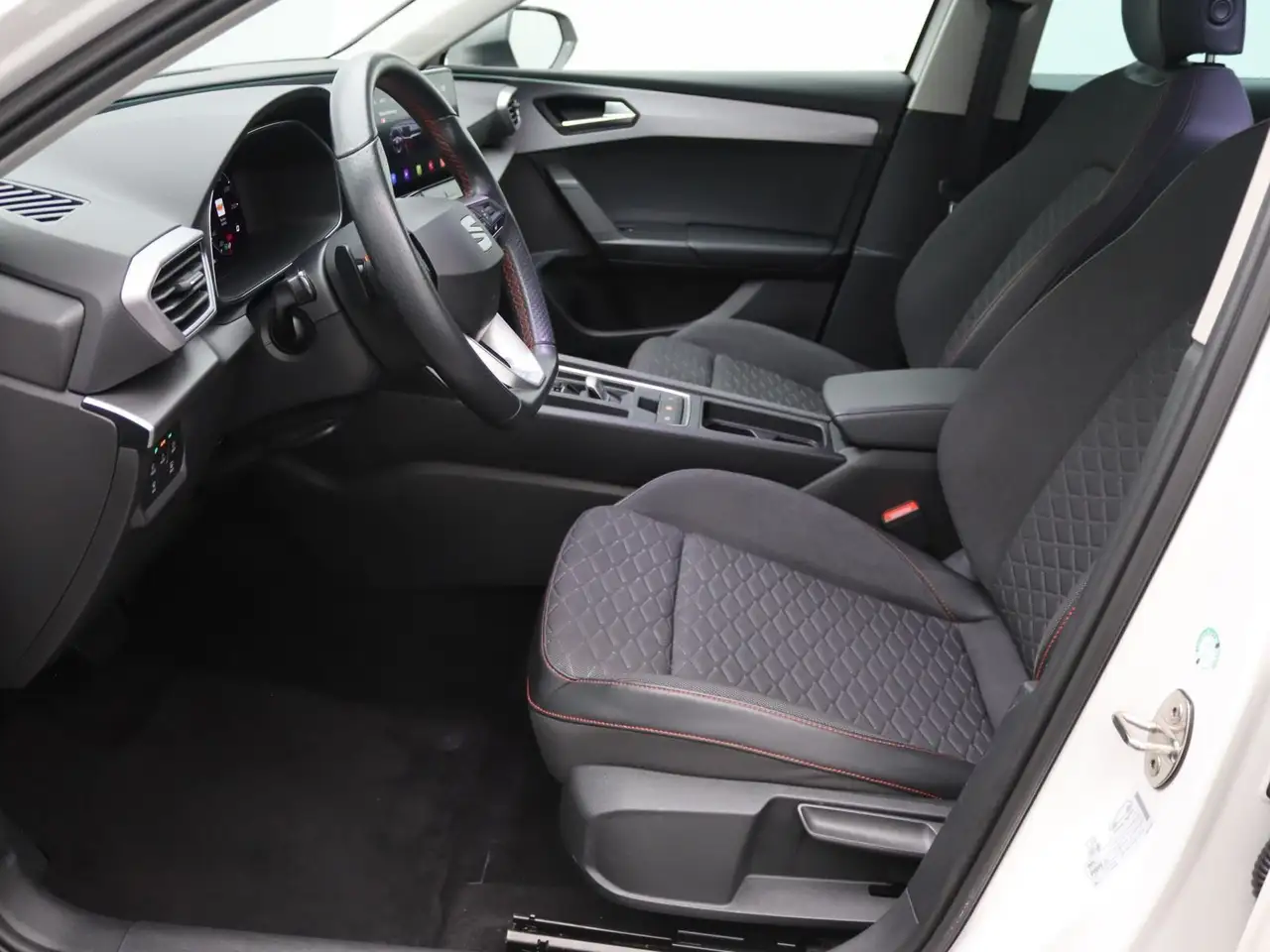 SEAT Leon ST FR 2.0TDI DSG / FullLink, Navi, LED, RFK 16