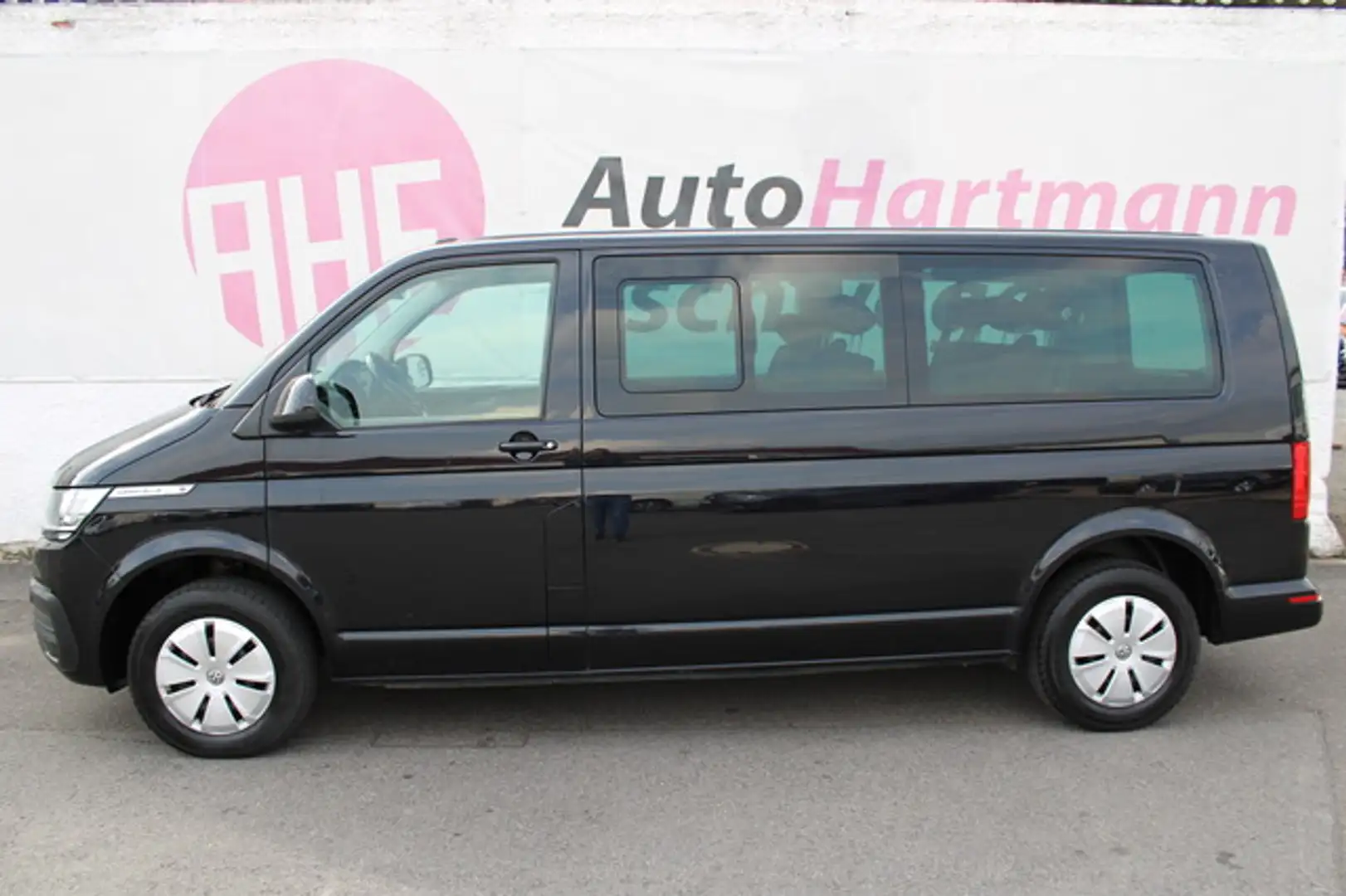Volkswagen T6.1 Caravelle 2.0TDI Comfortline LR DSG Nav 8Si Fekete - 2