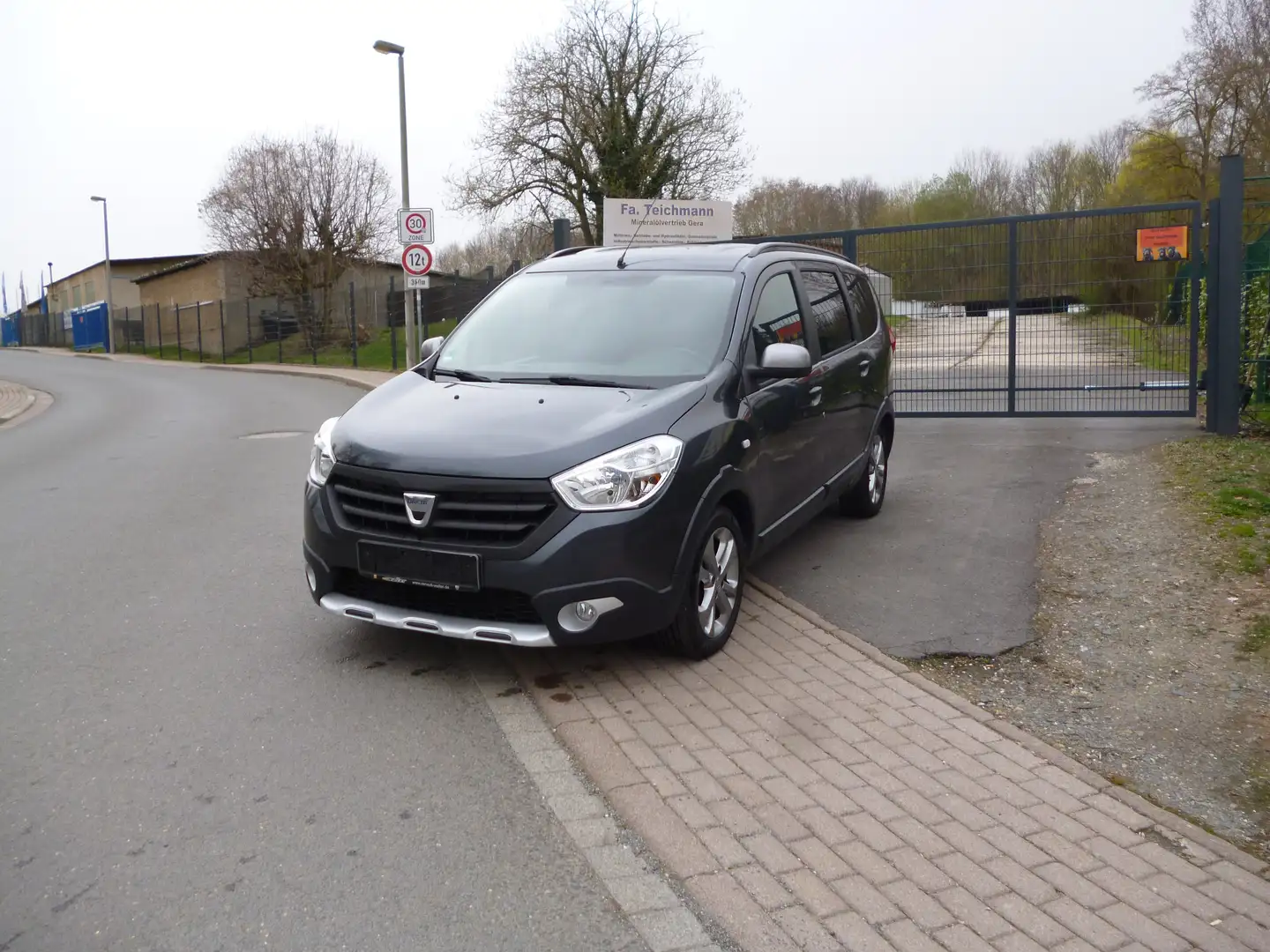 Dacia Lodgy TCe 115 Stepway Grigio - 1