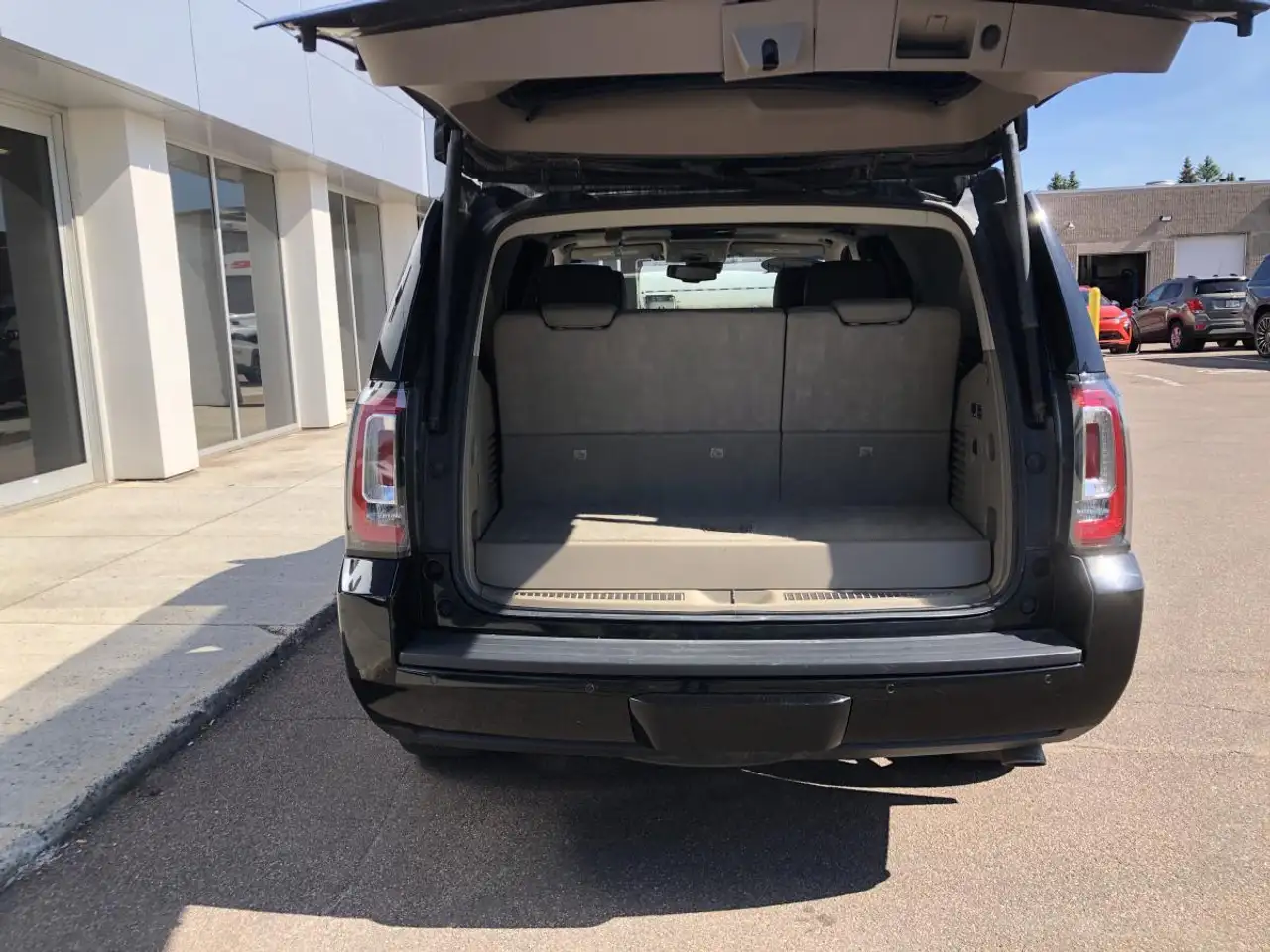 GMC Yukon снимка GMC Yukon