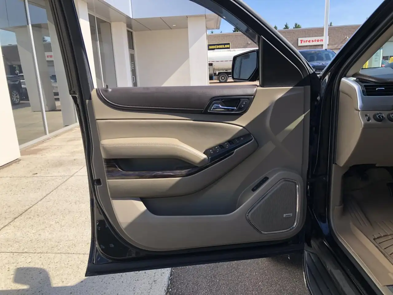 GMC Yukon снимка GMC Yukon