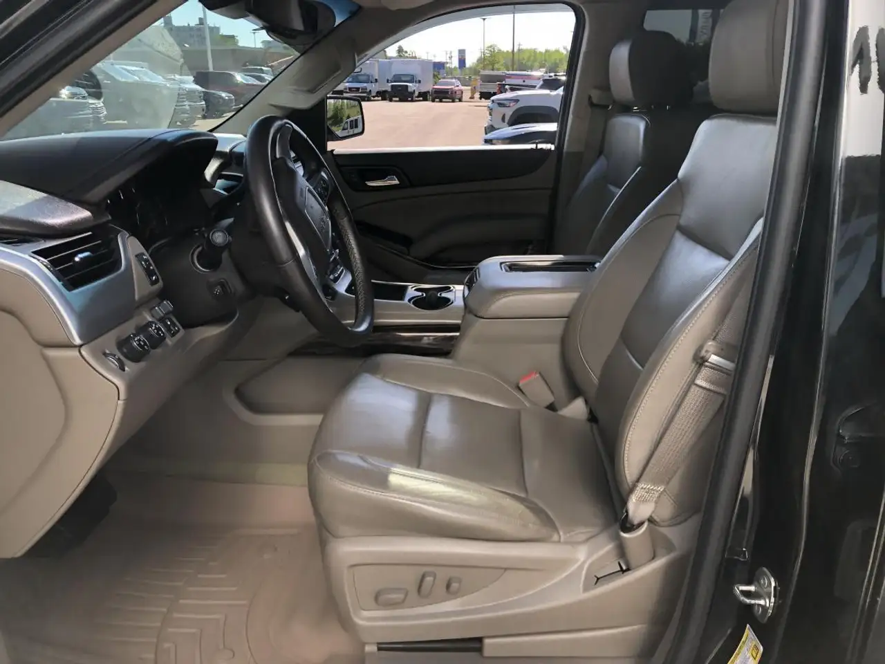 GMC Yukon снимка GMC Yukon