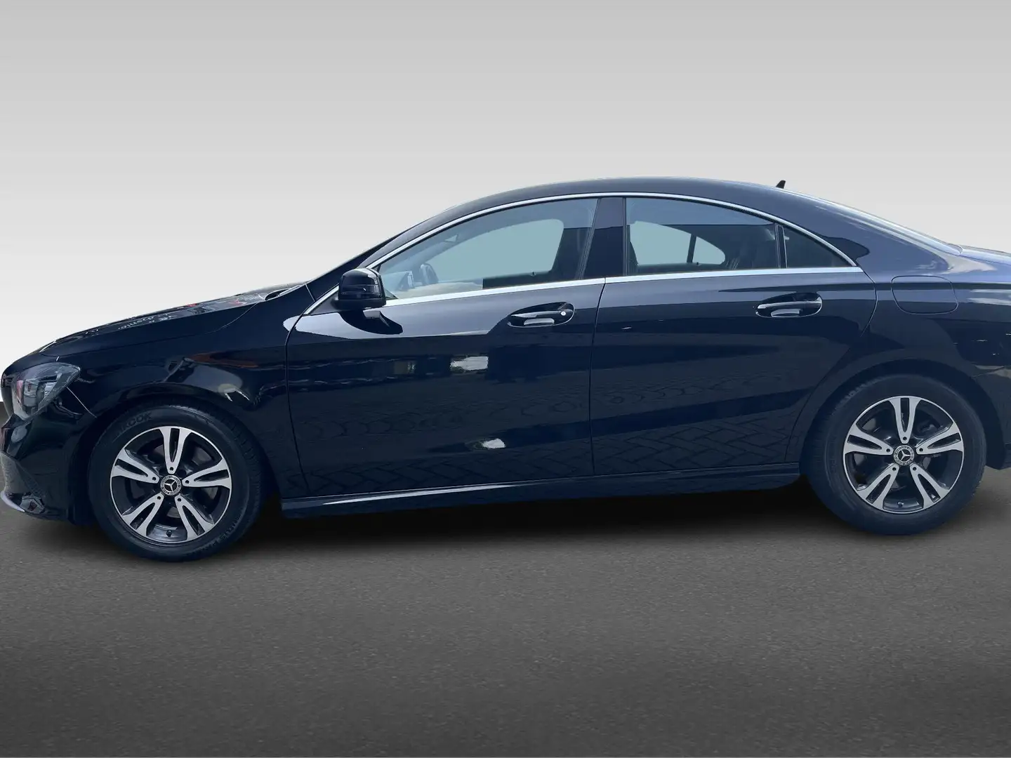 Mercedes-Benz CLA 180 Ambition Automaat Noir - 2