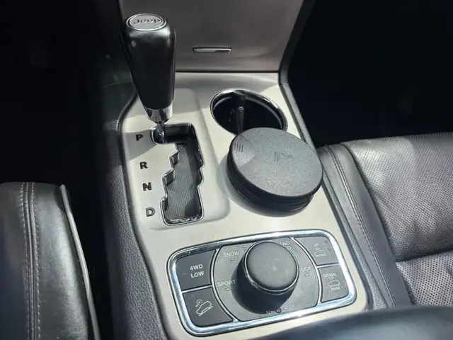 Jeep Grand Cherokee view 14