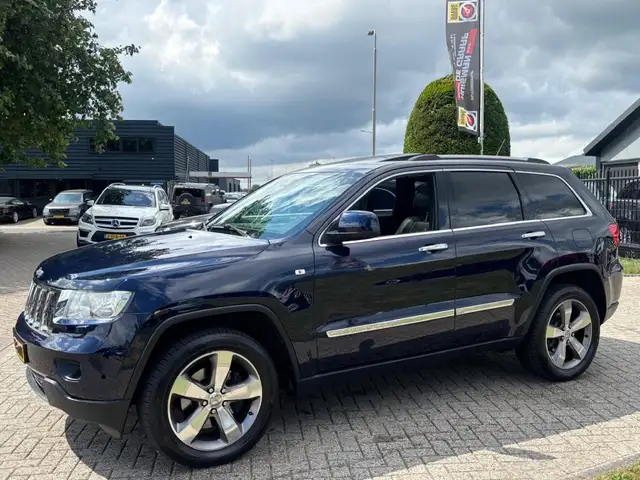 Jeep Grand Cherokee view 5