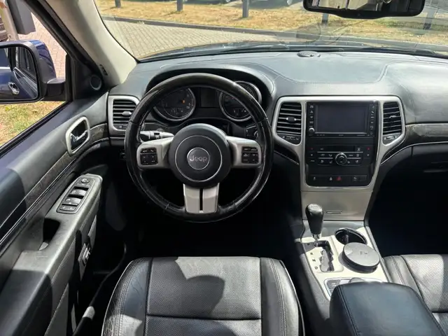 Jeep Grand Cherokee view 9