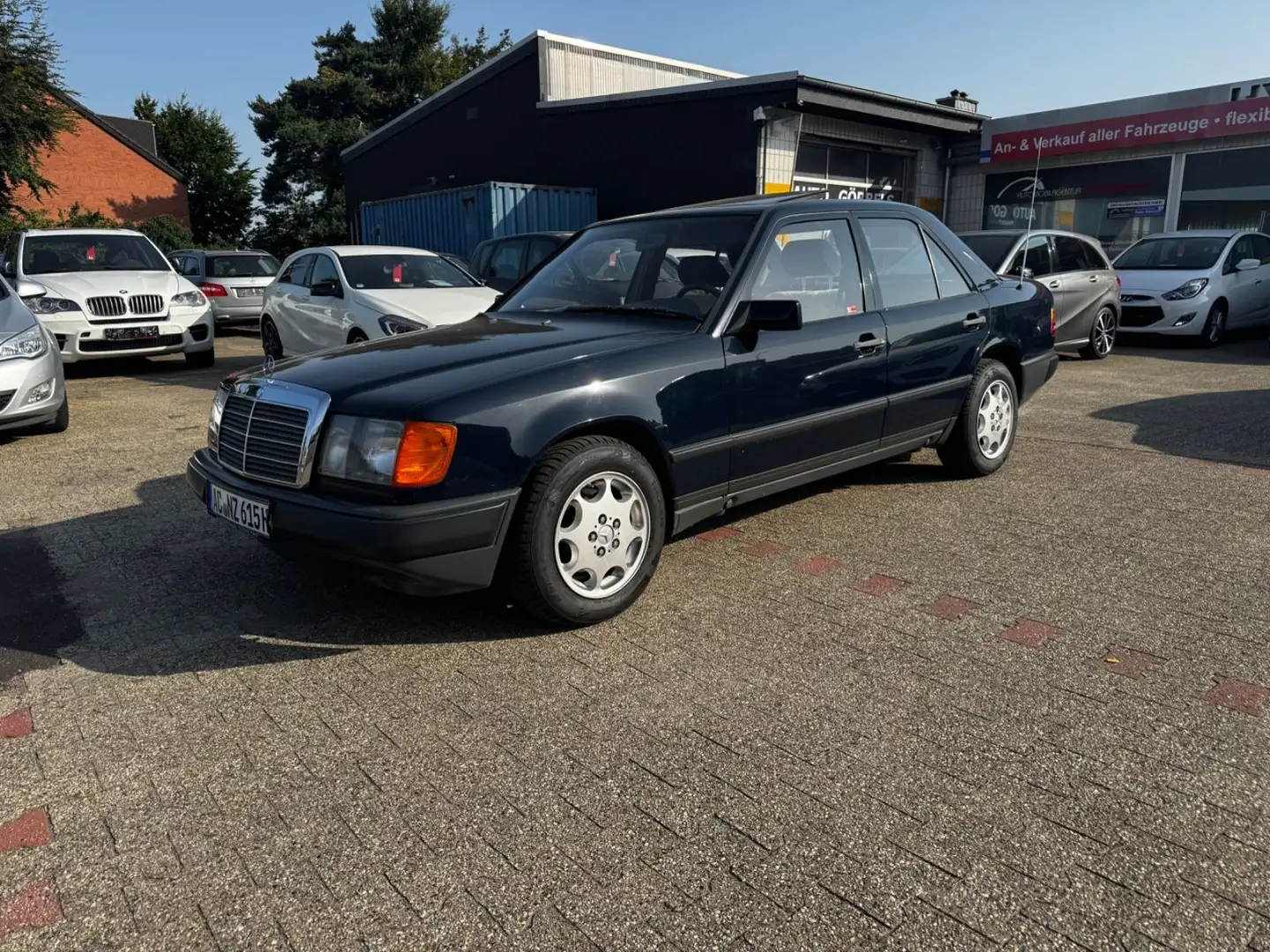 Mercedes-Benz 200 W124 Schiebdach 4-Gang TÜV und H NEU! Kék - 1