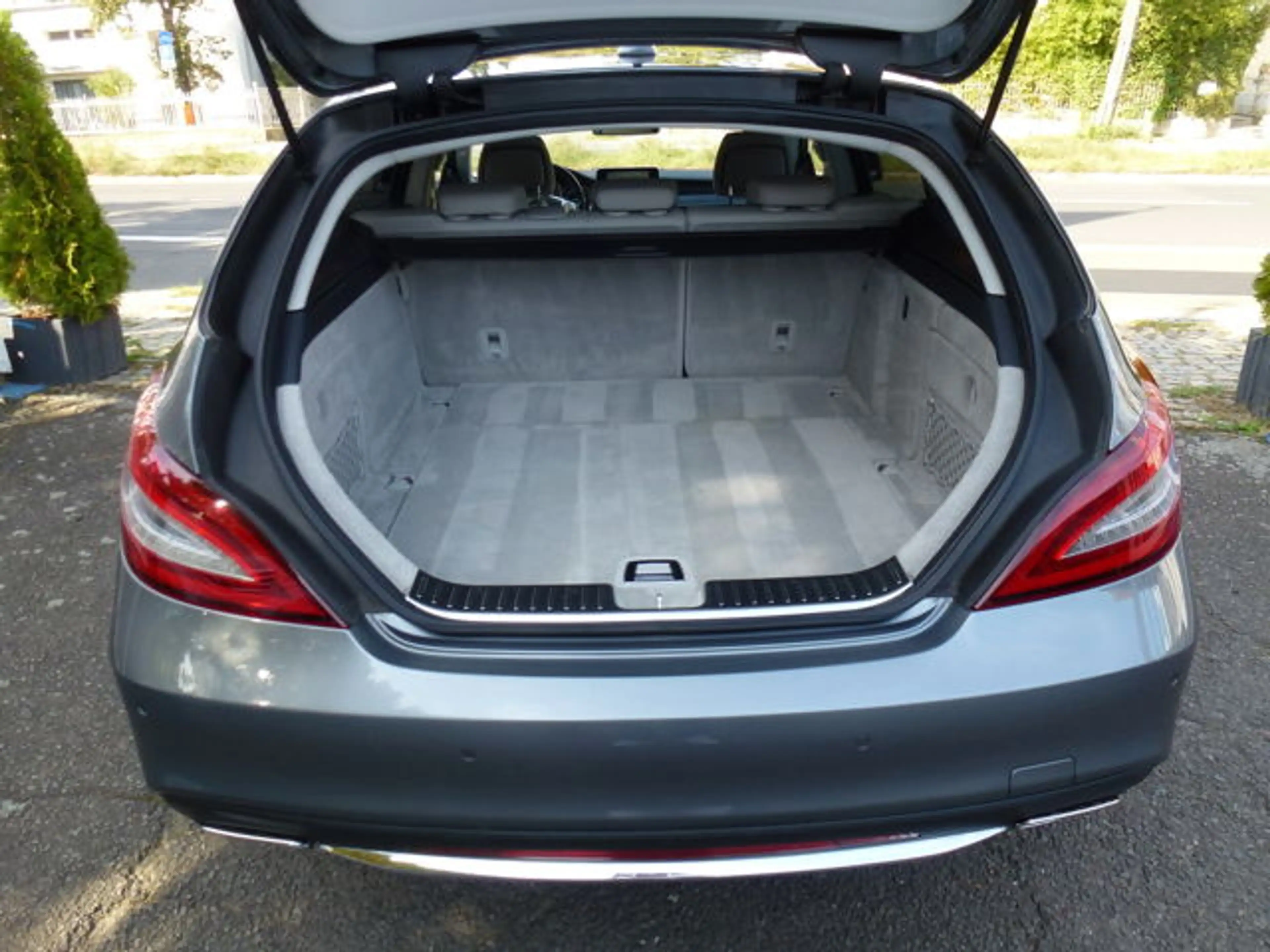 Mercedes-Benz CLS 400 unfallfrei, AMG-Line, Standheizung, — photo 11