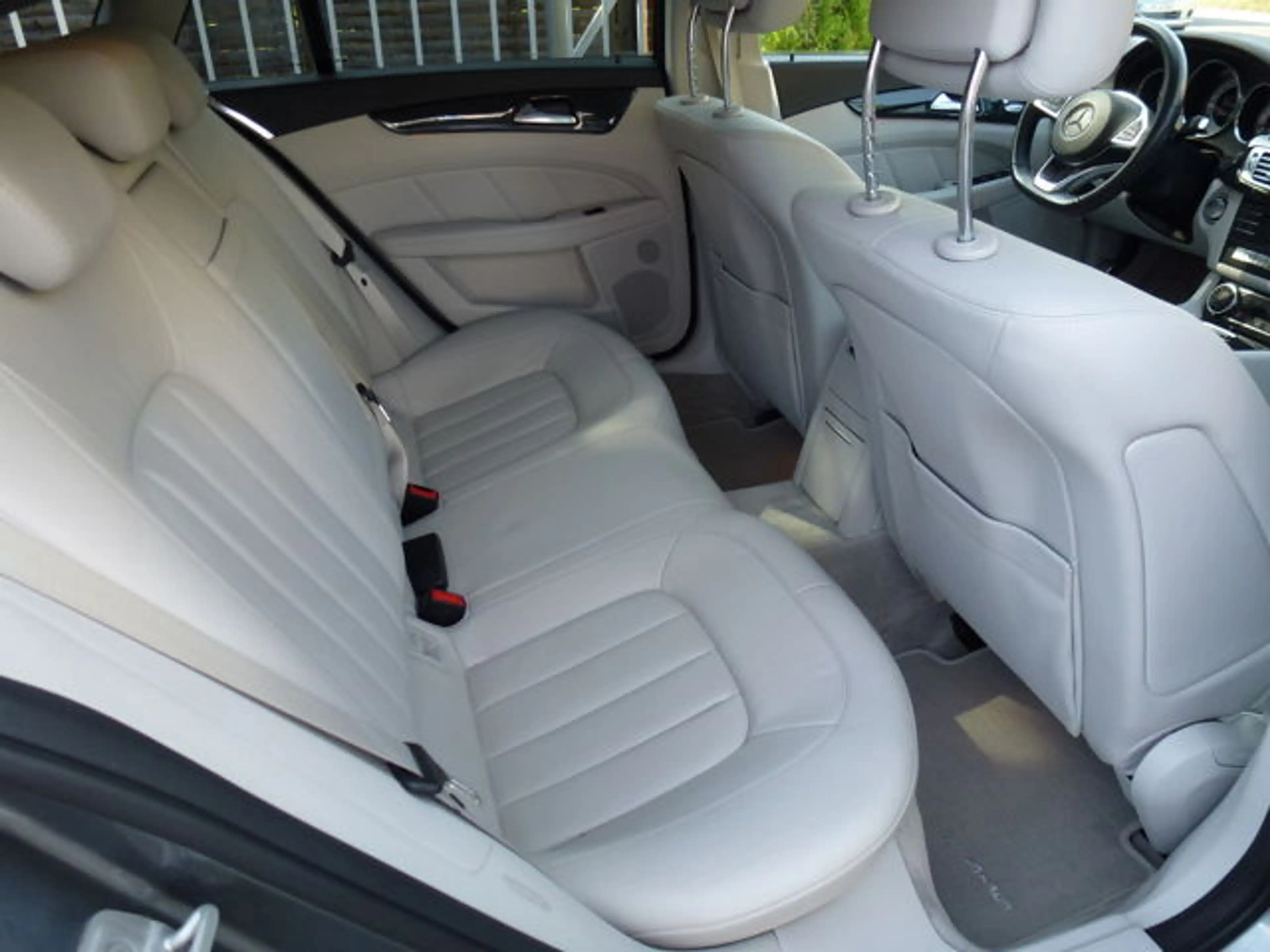Mercedes-Benz CLS 400 unfallfrei, AMG-Line, Standheizung, — photo 10