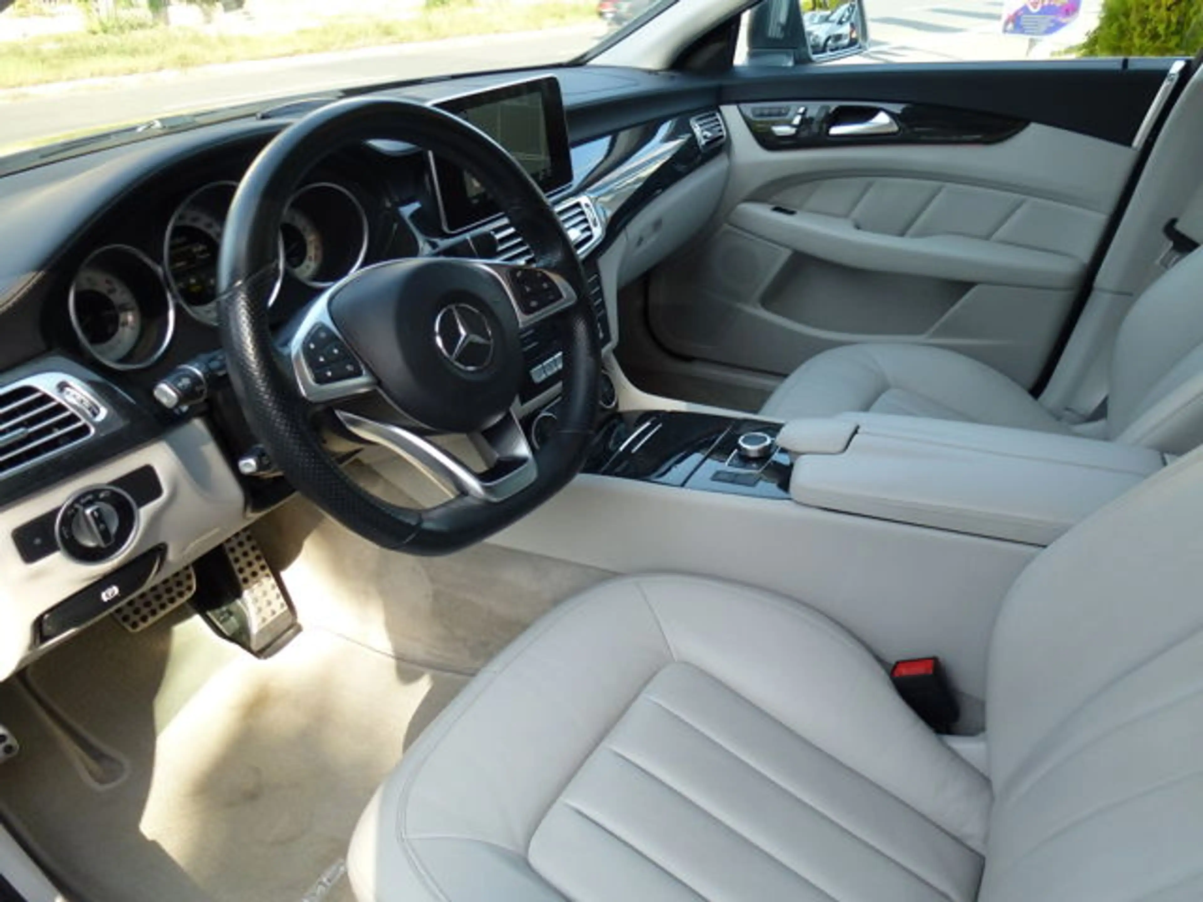Mercedes-Benz CLS 400 unfallfrei, AMG-Line, Standheizung, — photo 7