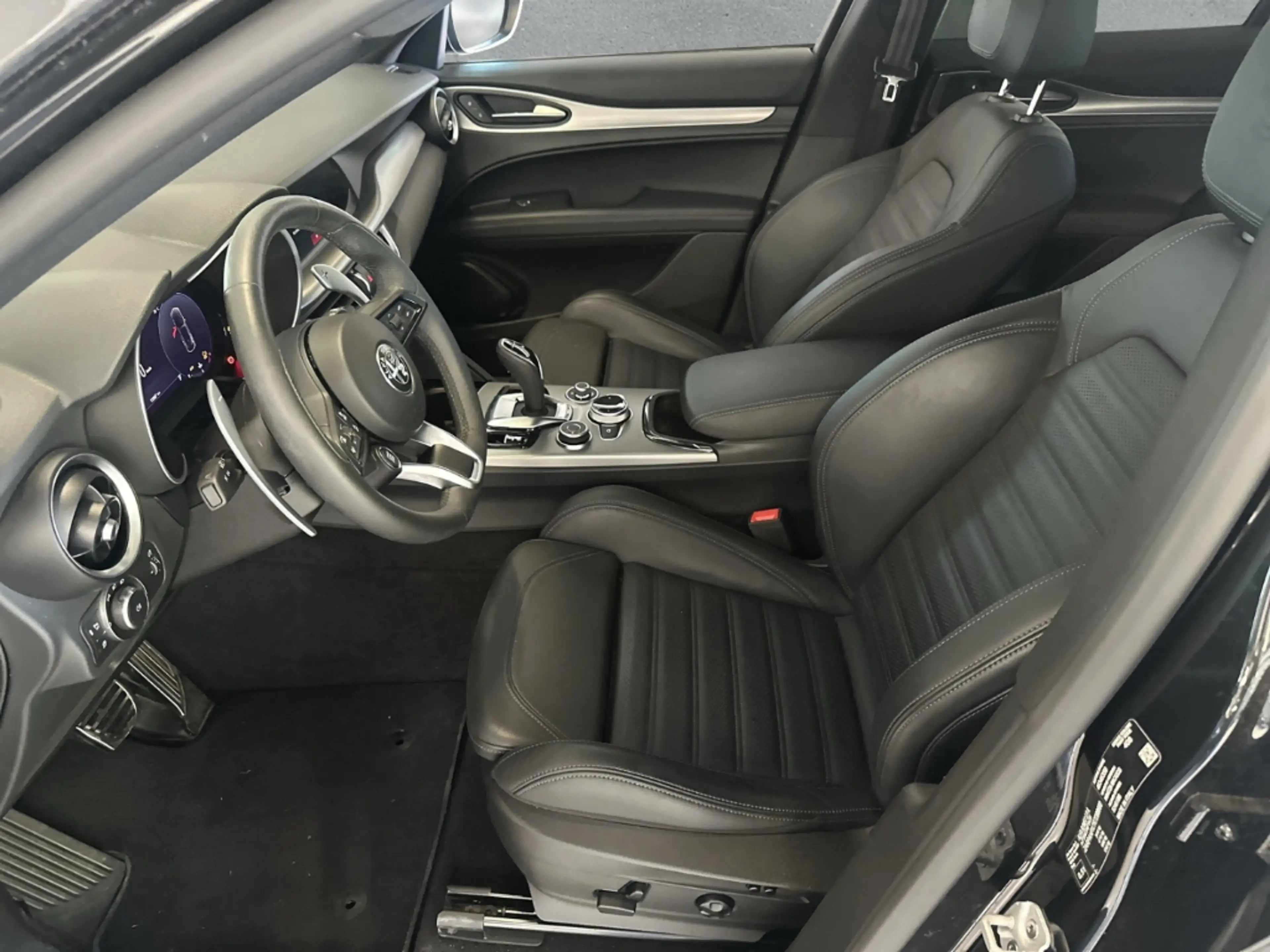 Alfa Romeo Stelvio 2.2 Q4 Veloce ACC AHK Matrix Kamera 20'' — photo 9