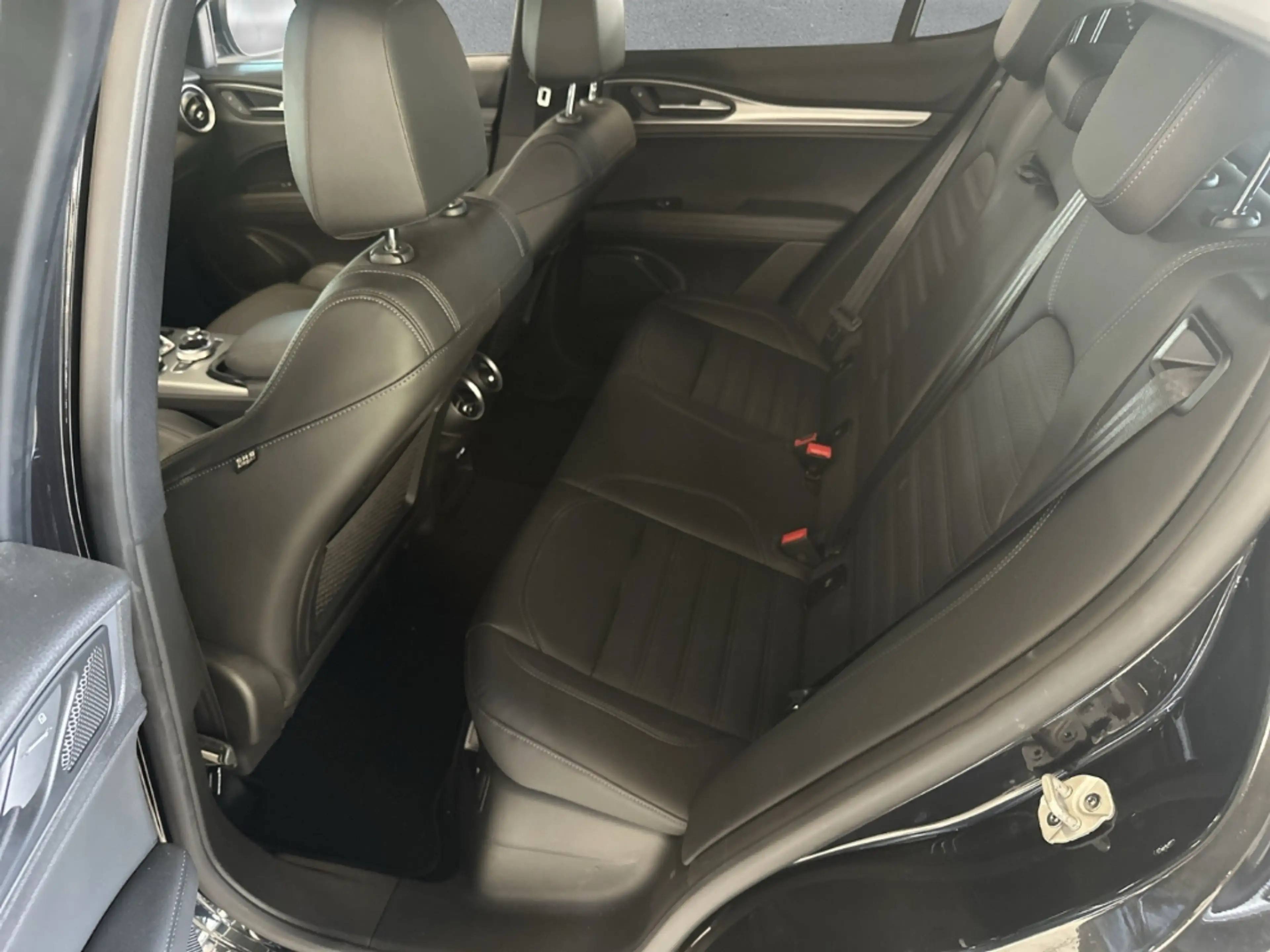 Alfa Romeo Stelvio 2.2 Q4 Veloce ACC AHK Matrix Kamera 20'' — photo 12