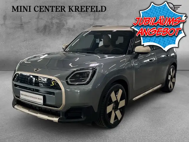 MINI Cooper SE Countryman Favoured Trim PAKET XL 20'' AHK HuD 360°NAVI