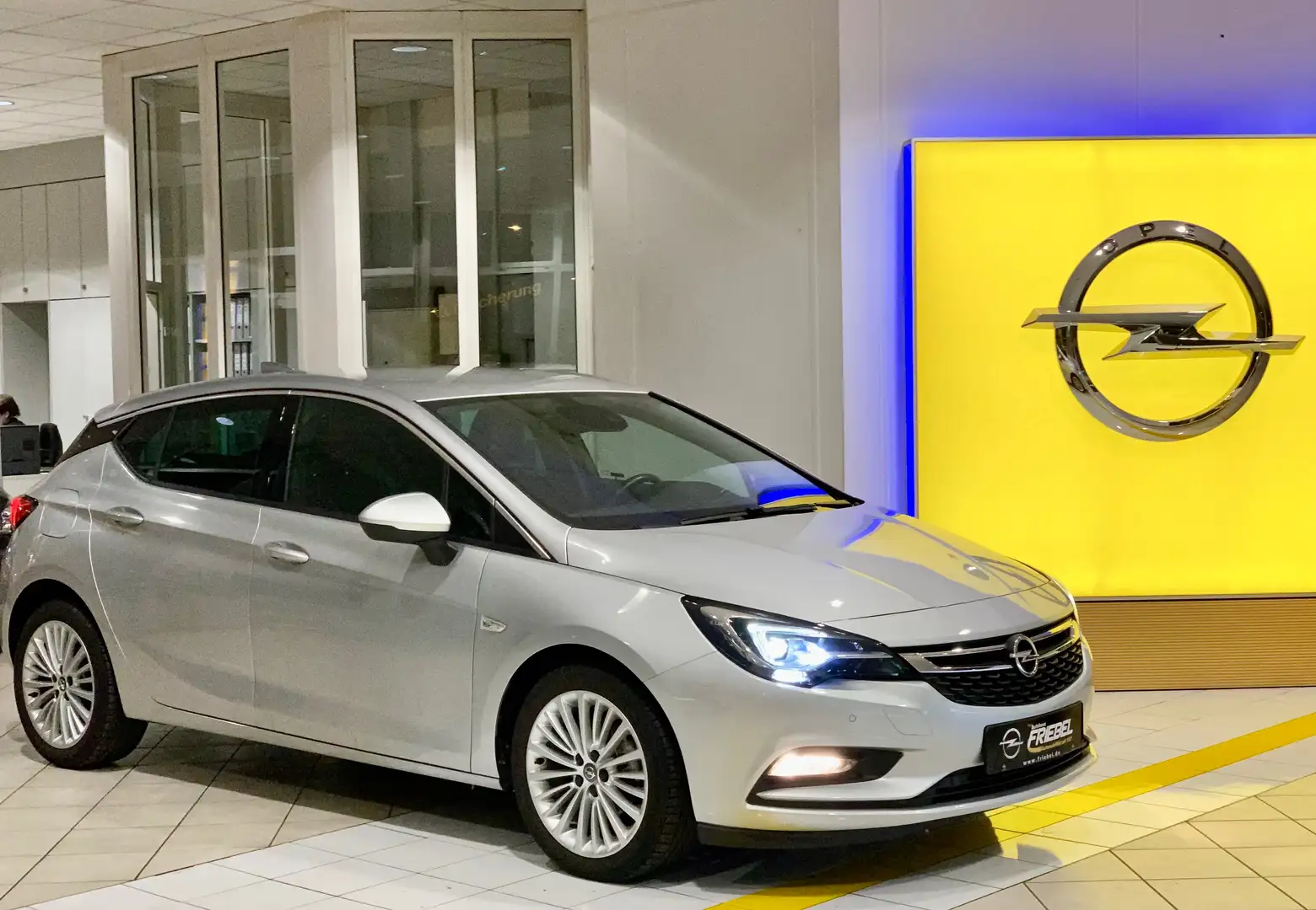 Opel Astra INNOV.K 5trg/Kam/Navi/Sitzh./Klimaaut./Parkp. Zilver - 1