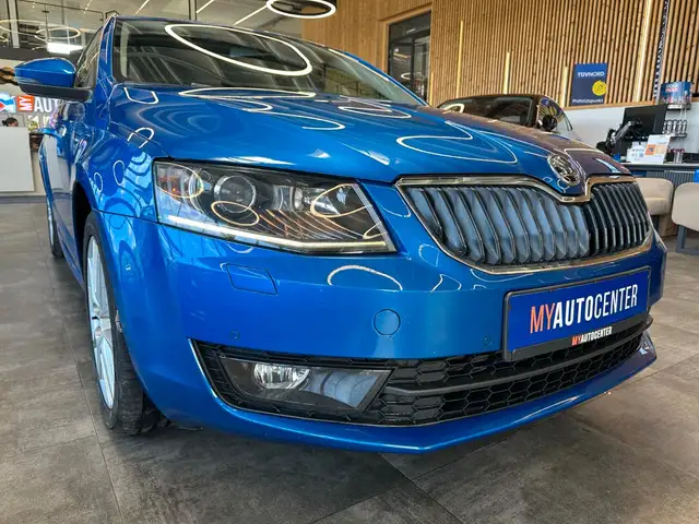 Skoda Octavia view 3