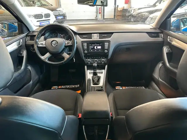 Skoda Octavia view 6