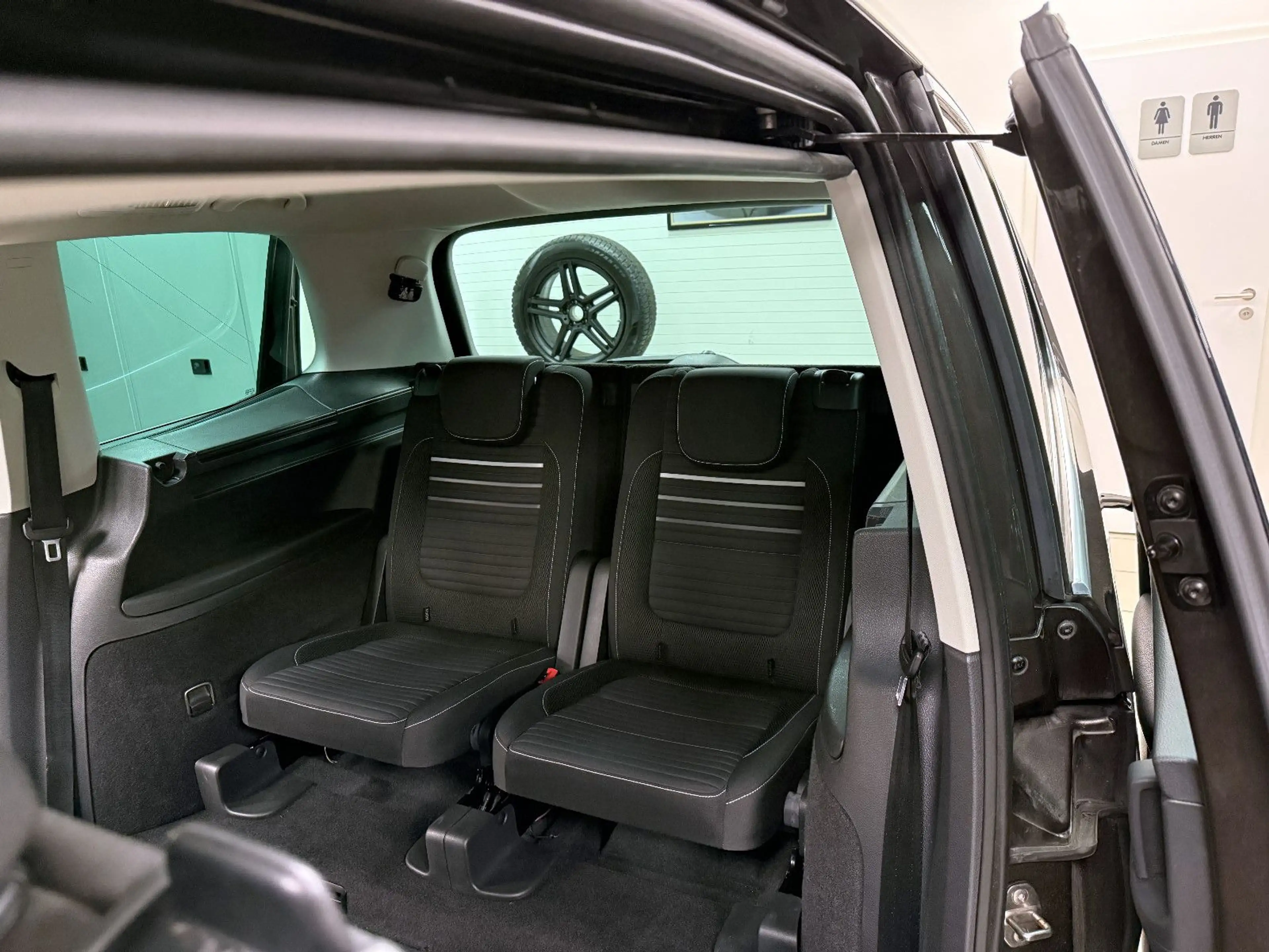 Volkswagen Sharan Cup BMT *7Sitzer*PanoramaSD*AHK*Kamera — photo 8