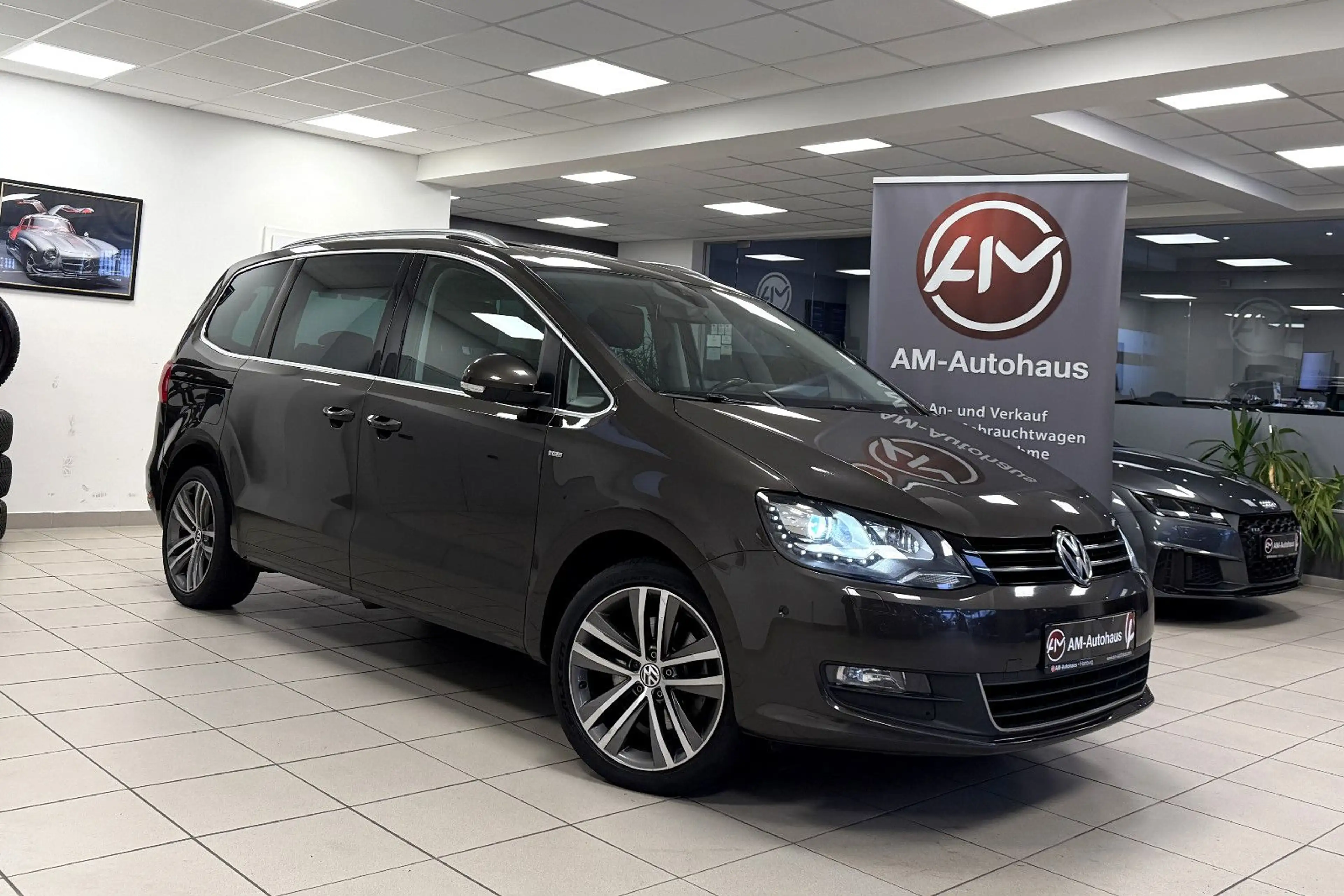 Volkswagen Sharan Cup BMT *7Sitzer*PanoramaSD*AHK*Kamera