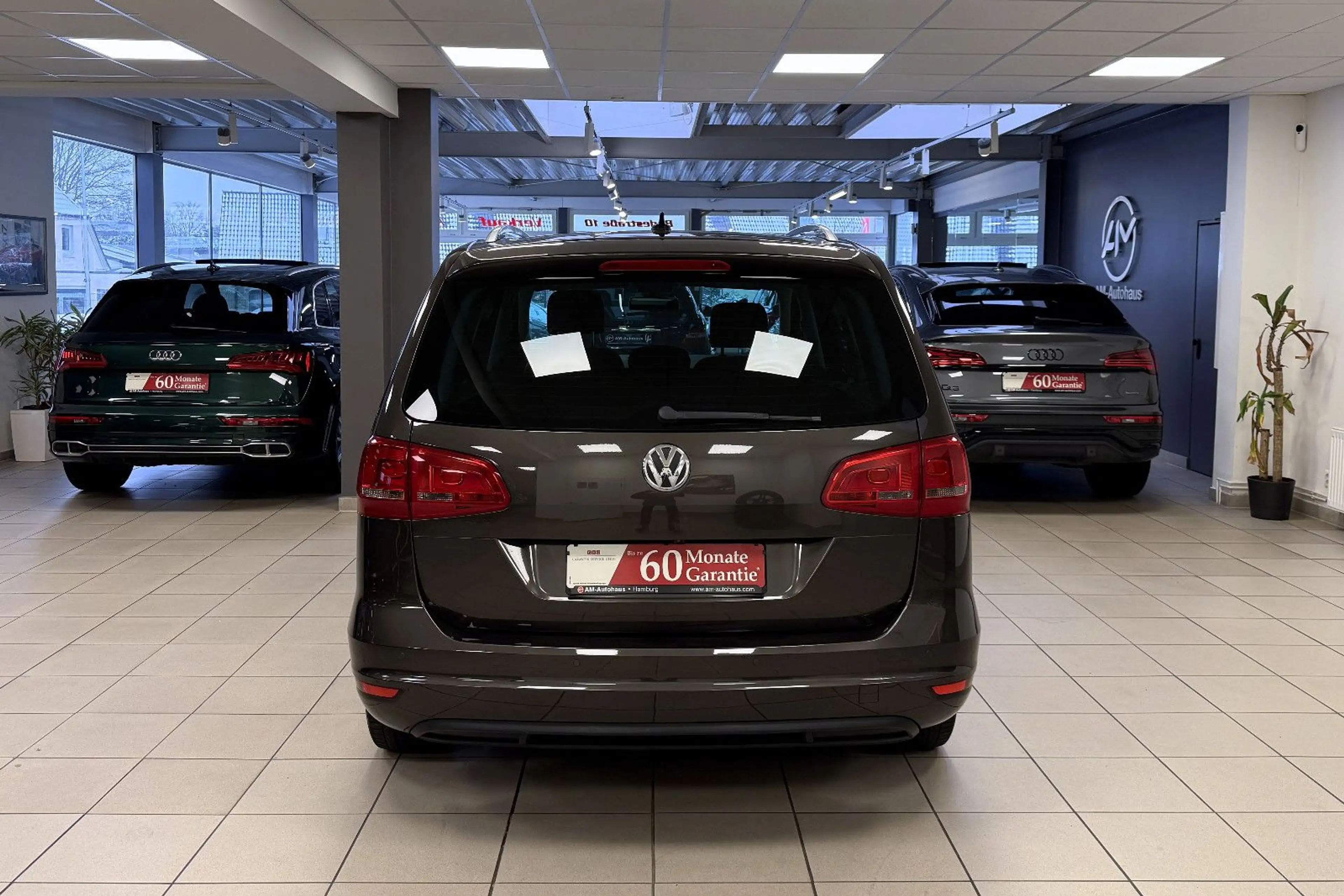 Volkswagen Sharan Cup BMT *7Sitzer*PanoramaSD*AHK*Kamera — photo 11