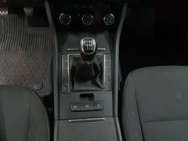 Skoda Superb view 10